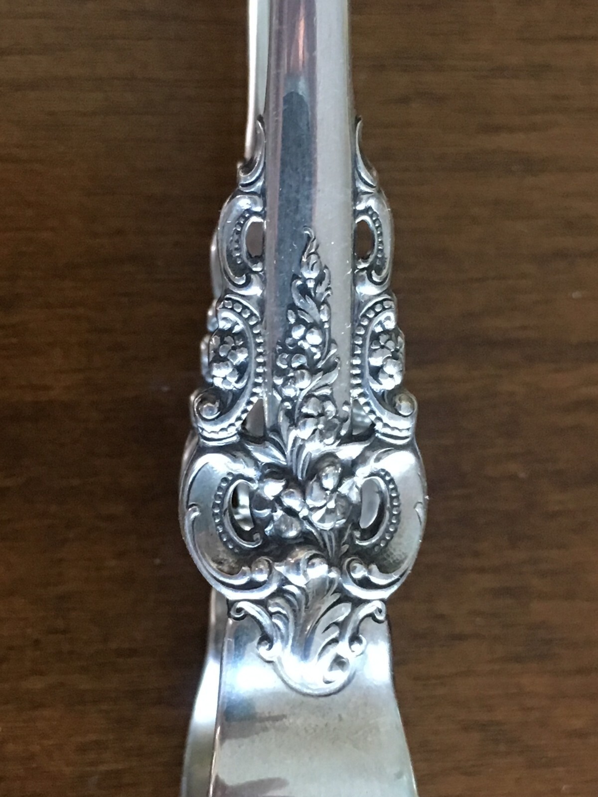 1 CLEAN SUGAR CUBE TONGS WALLACE GRANDE BAROQUE STERLING SILVER GRAND TONG