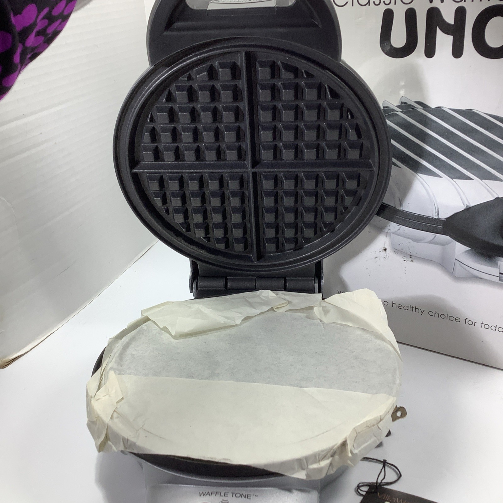 VillaWare Model 2004 Uno Classic Round Chrome Thin Waffler Maker NEW! In Box