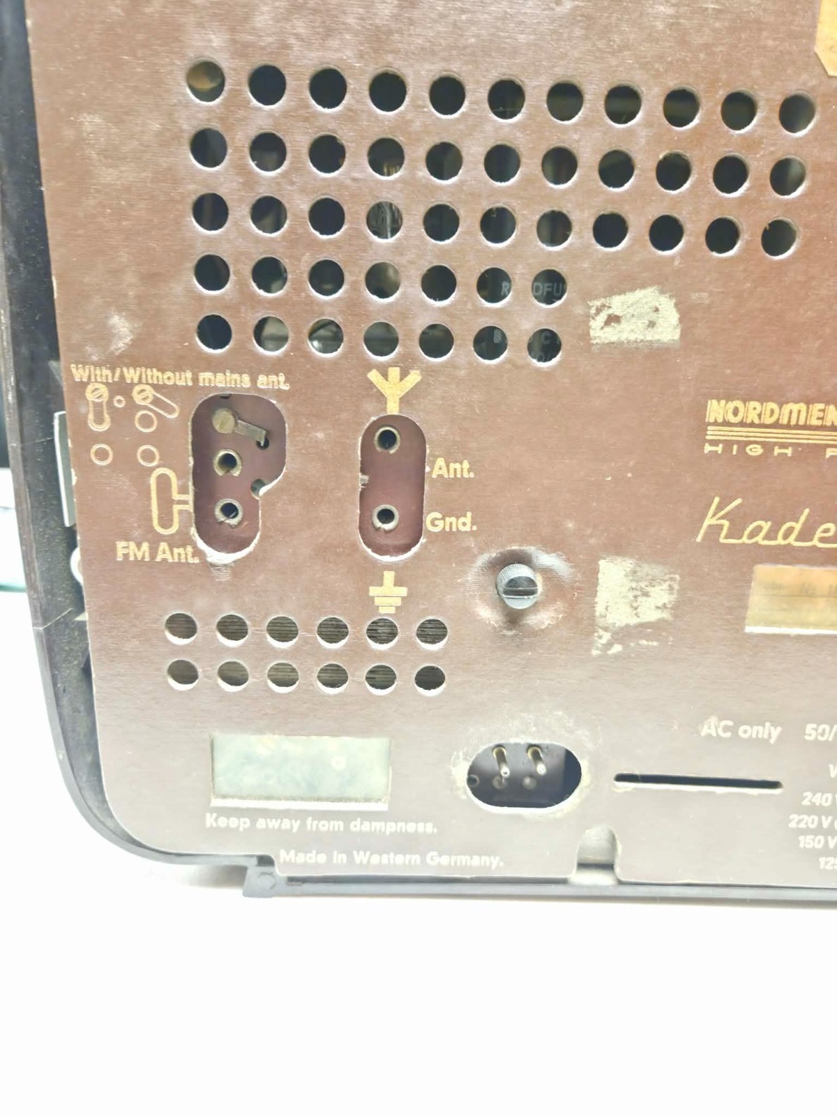 Vintage Nordmende / Sterling “Kadett 57 USA” Tube Radio Powers On, Tunes
