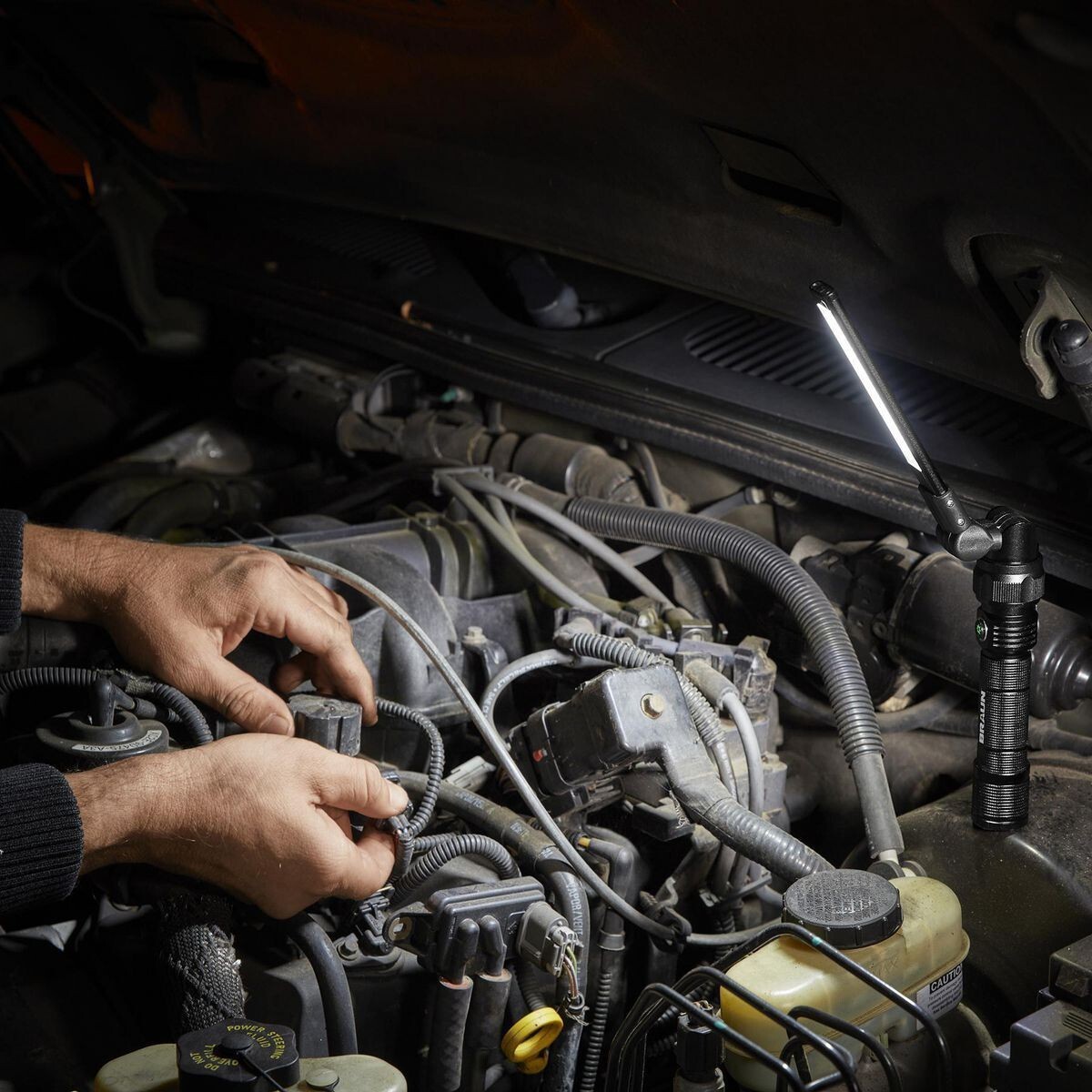 Braun Slim Bar Folding Rechargeable 500 Lumens Magnetic Led Light