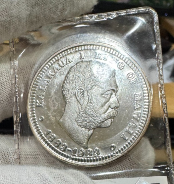 HAWAII 1893-1983 CENTENNIAL KING KALKUAU .999 SILVER PROOF WITH COA.
