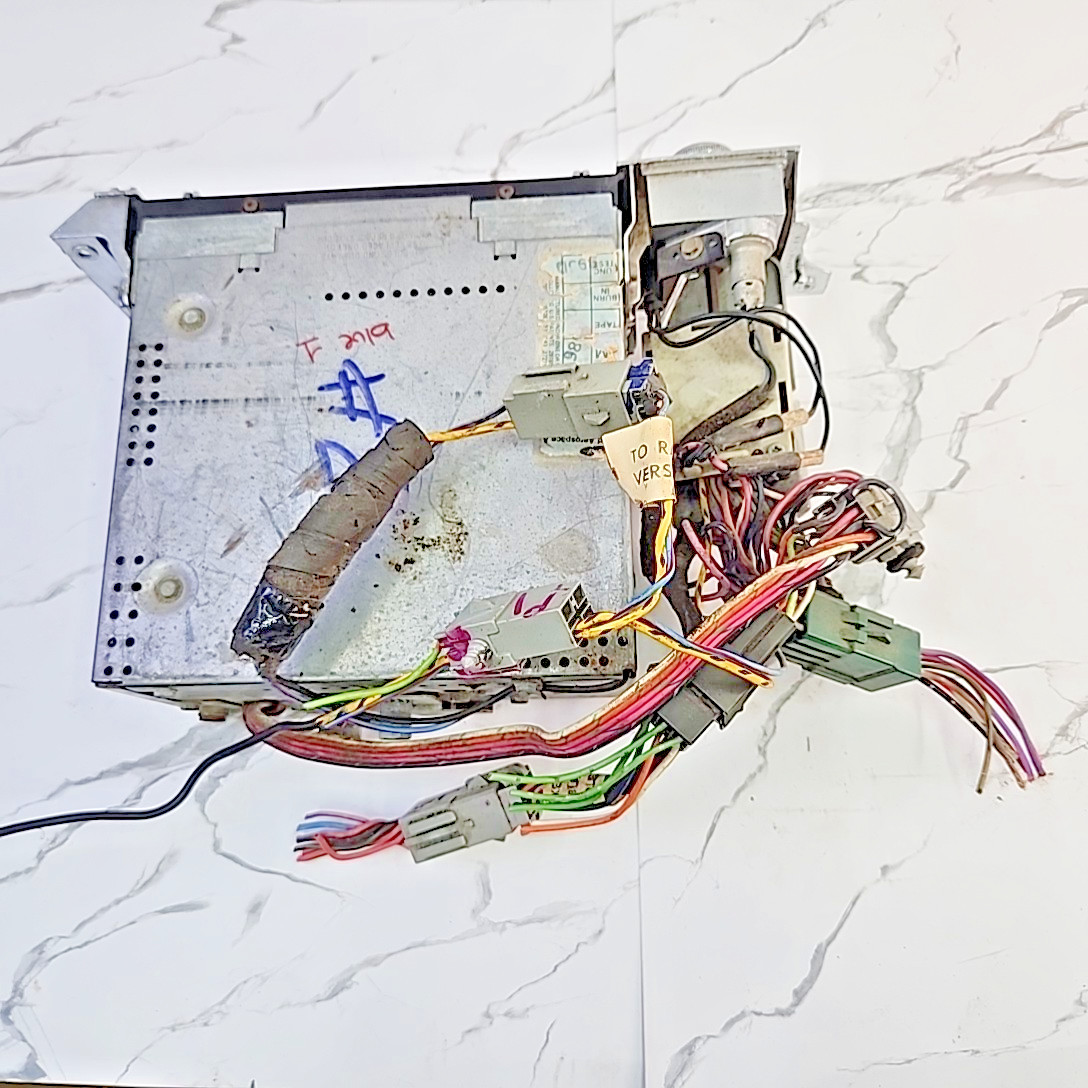 1980-1983 Lincoln Premium Sound System OEM AM FM Radio Cassette Player For Parts