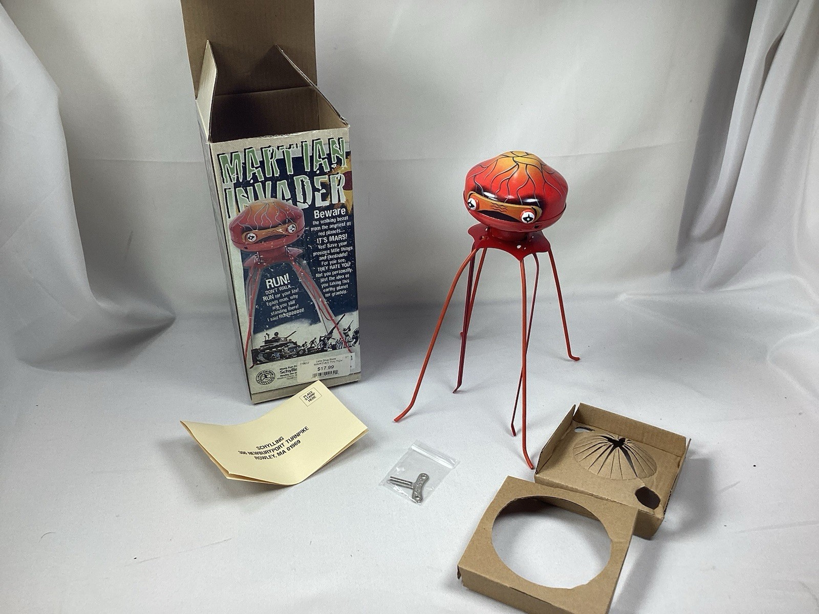 Schylling Collector Series 9.5'' Alien MARTIAN INVADER Tin Wind-Up Toy 2006 MIB