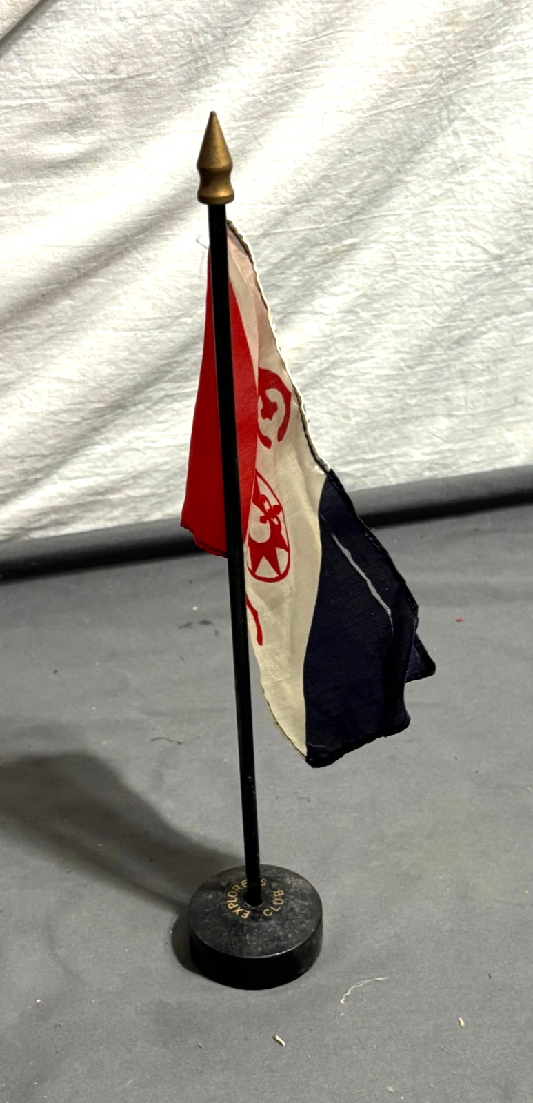 RARE early 1900s EXPLORER CLUB 11" Annual Dinner Table DESK FLAG + wood Base