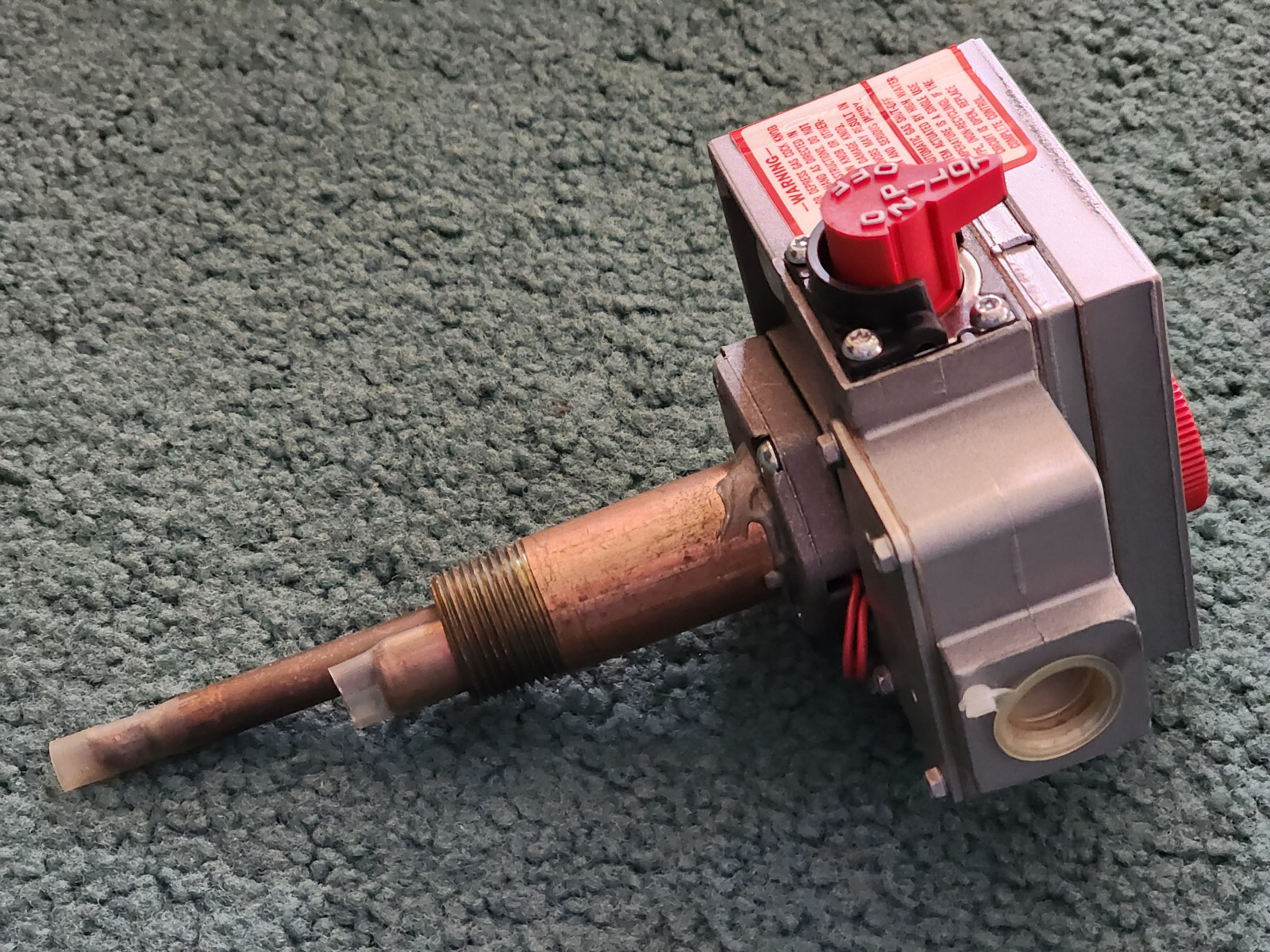 NOS New in box replacement White Rodgers Water Heater LP Gas Valve 37C72U-184