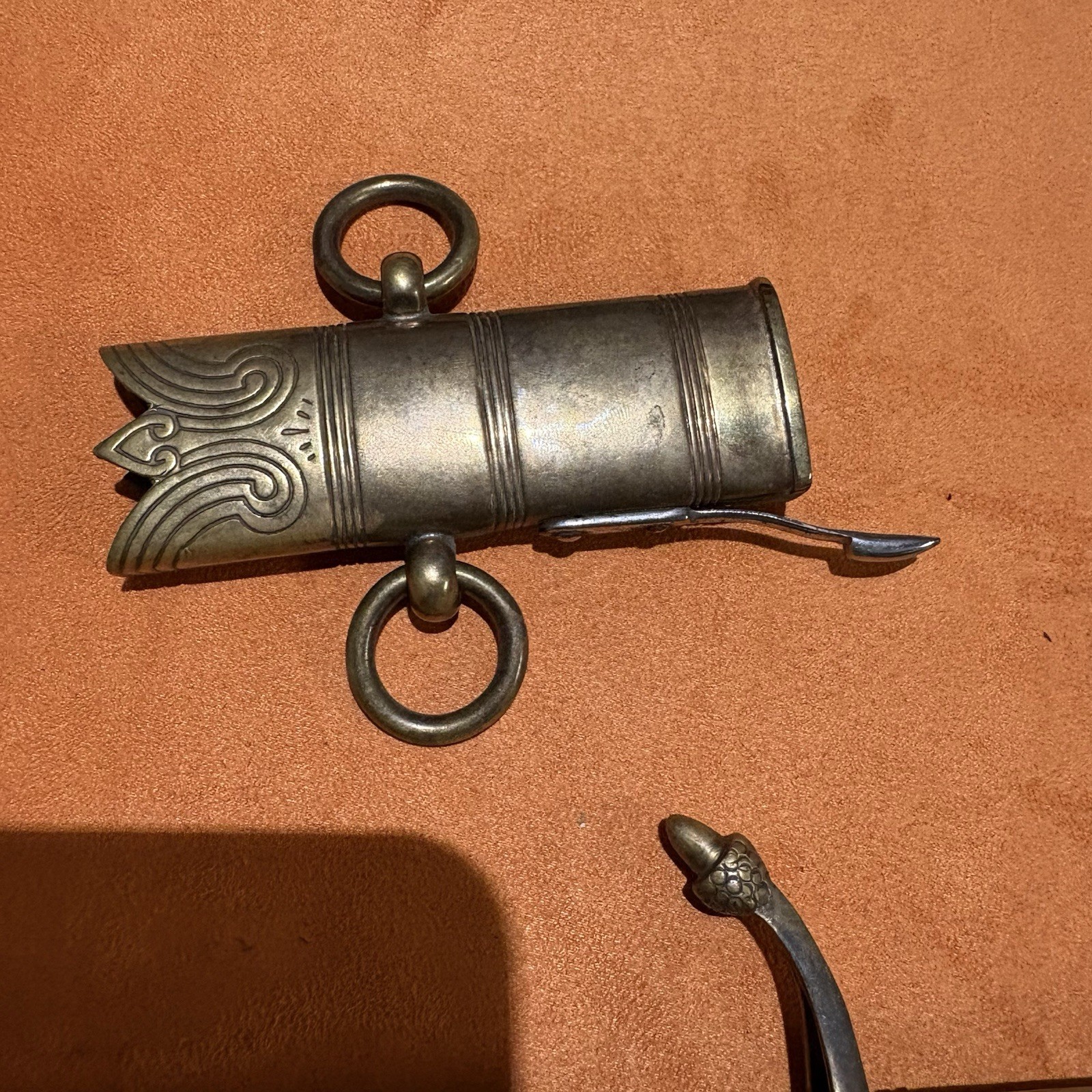 WW1 British Naval Lion Head Engraving Sword