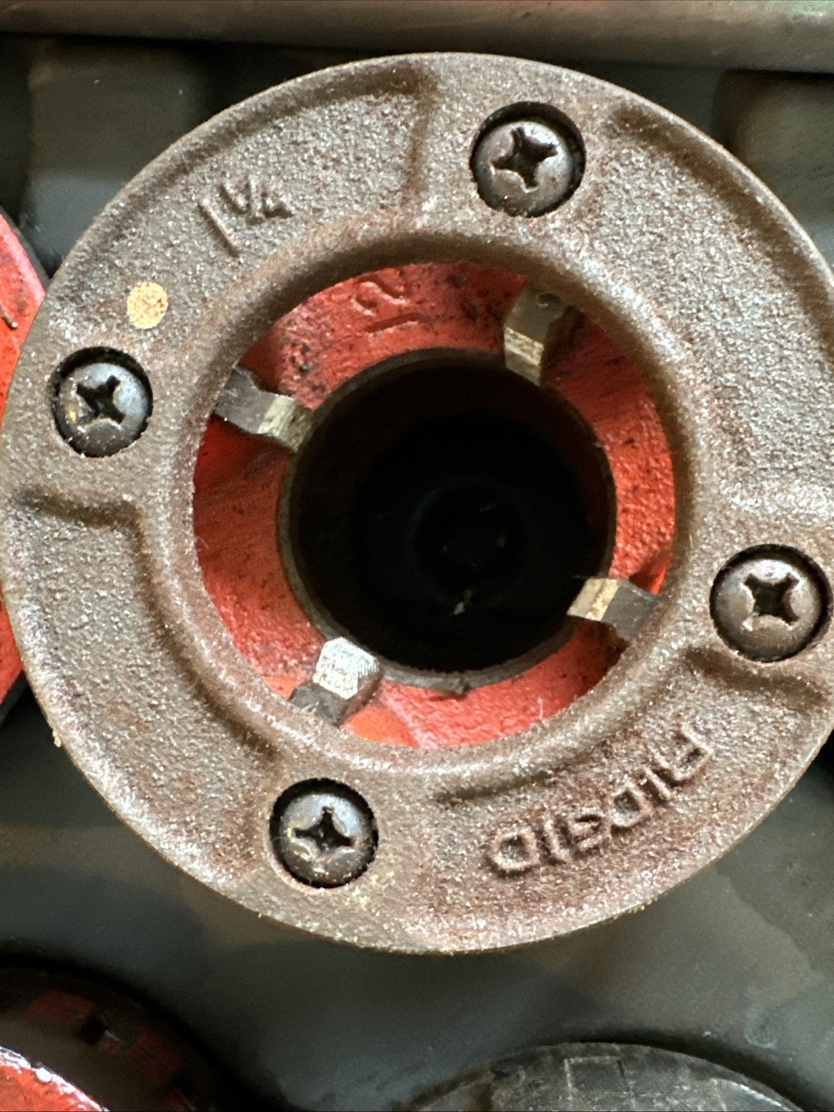 Rigid Pipe & Toledo Pipe Threading Set 3/4” 3-1” 2-1-1/4” 1-1/2” 2” 12R W/handle