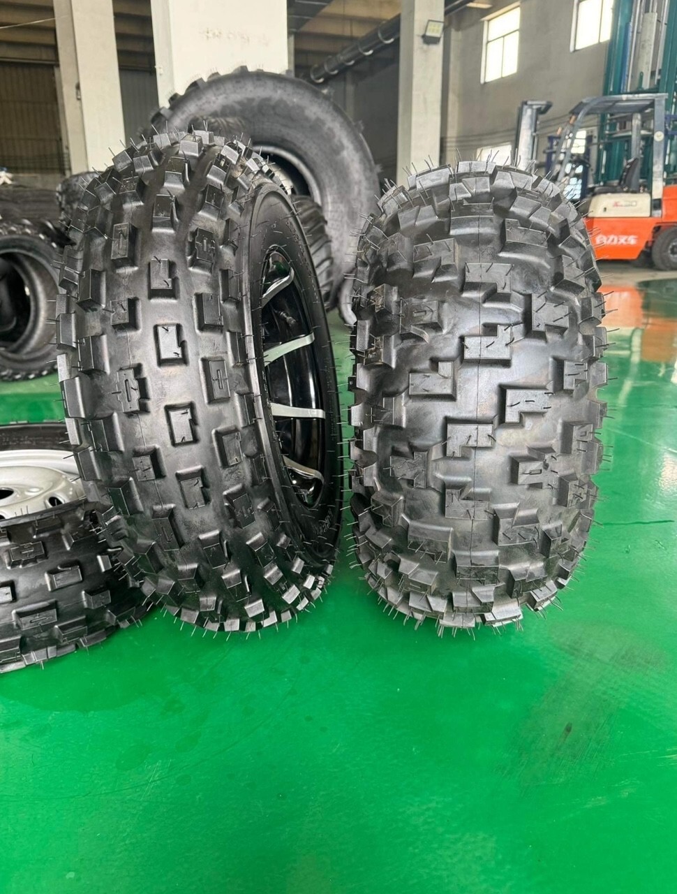 REBELL KT647M (23x11-9) - Yamaha BW 350 and BW 200 Rear Tire