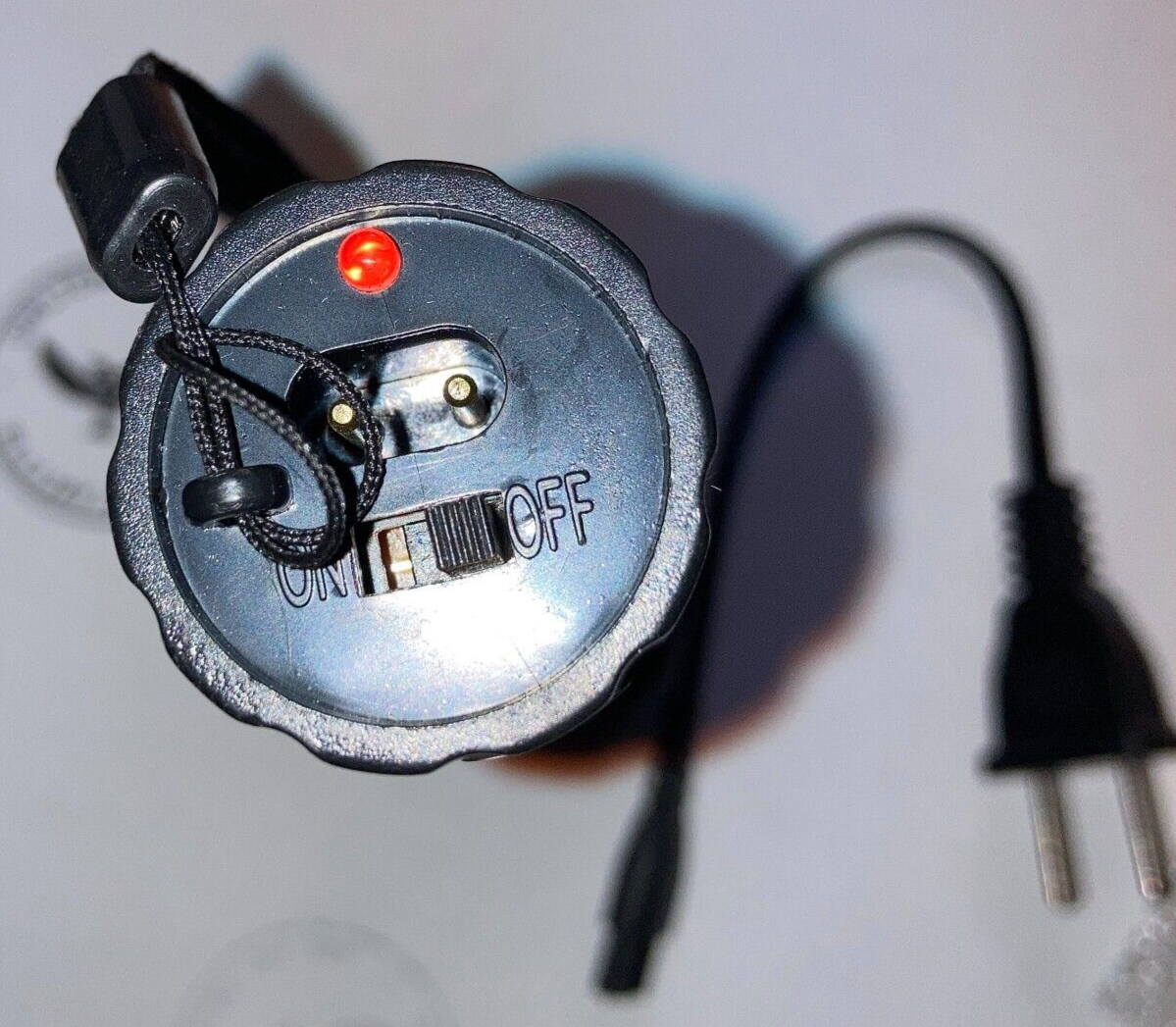 BLACK dayblade 1101 LED Flashlight Stun Gun 1000KV with 120v AC Charge Cord