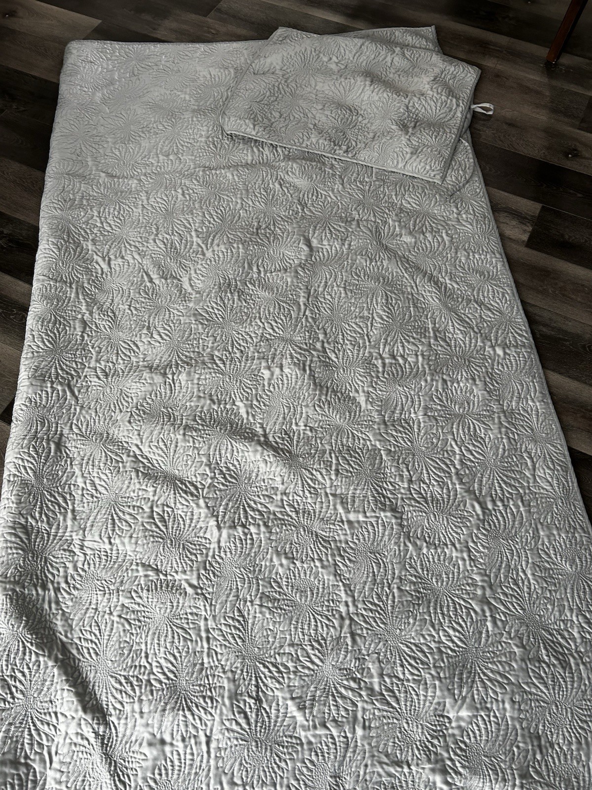 Martha Stewart Full Queen Quilted Bedspread Coverlet Steel Gray Floral w/Sham