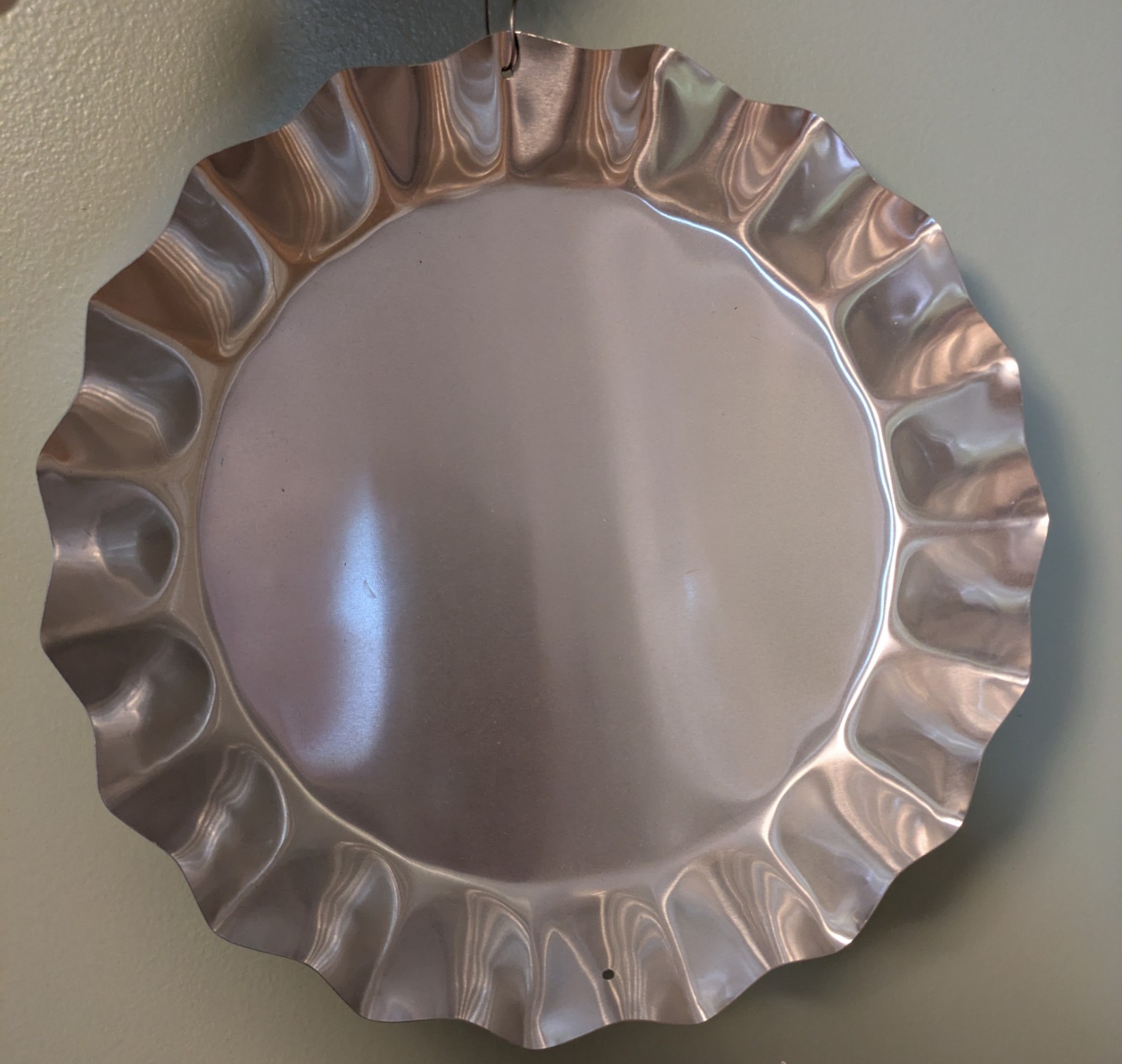 Decorative 3D bottle cap-shaped metal sign featuring the vintage Pepsi-Cola logo