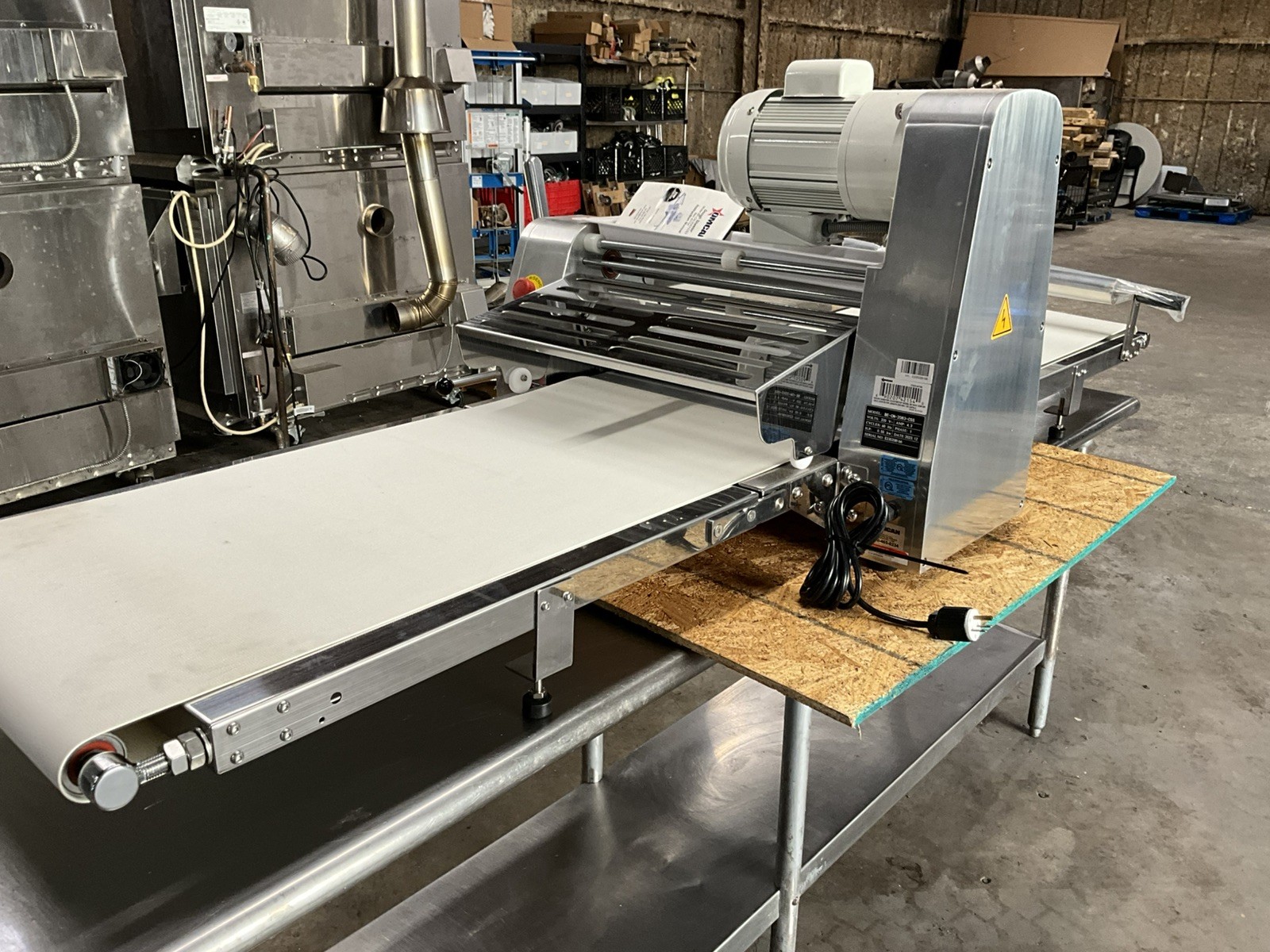 Omcan USA 42154 Countertop Reversible Dough Sheeter 20-1/2" Rollers BE-CN-2083