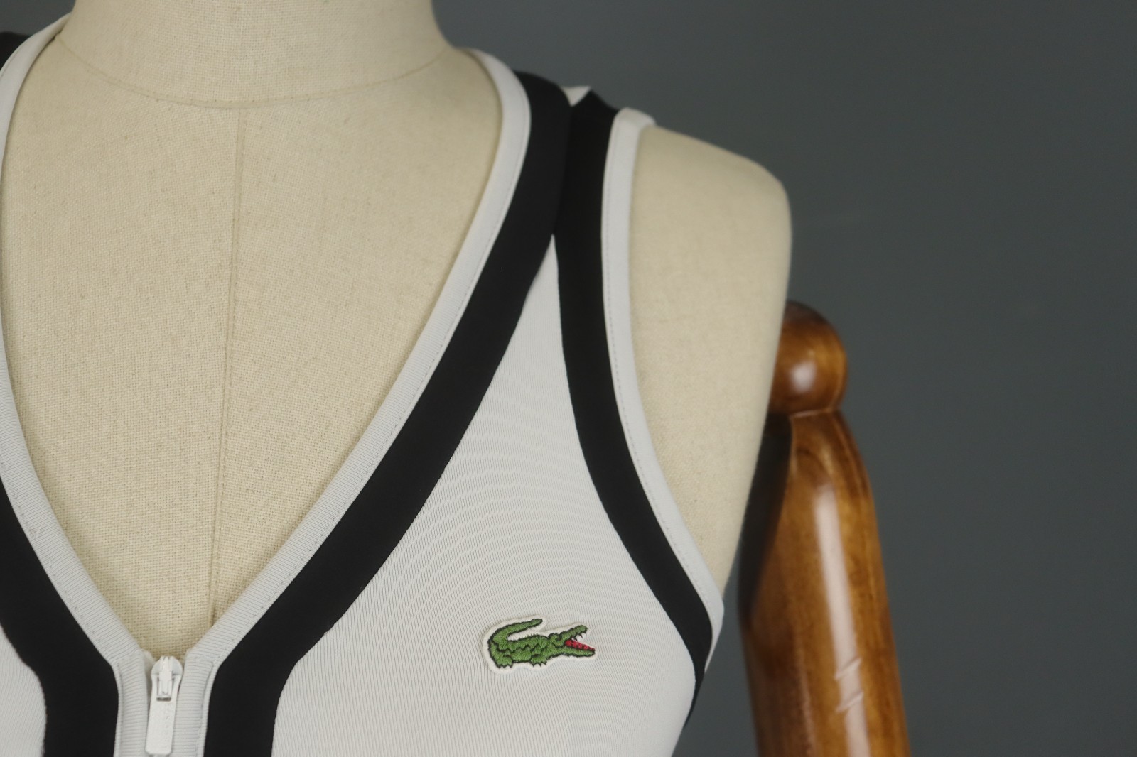LACOSTE Sport White Black Stretch Sleeveless V-Neck 1/4 Zip Tennis Dress Size 40