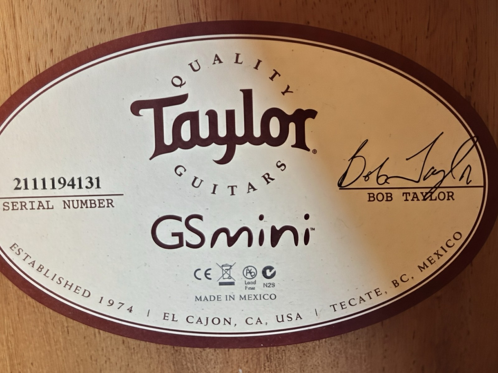 Taylor GS Mini-e Sitka Spruce-Rosewood Plus Acoustic-Electric Guitar Natural