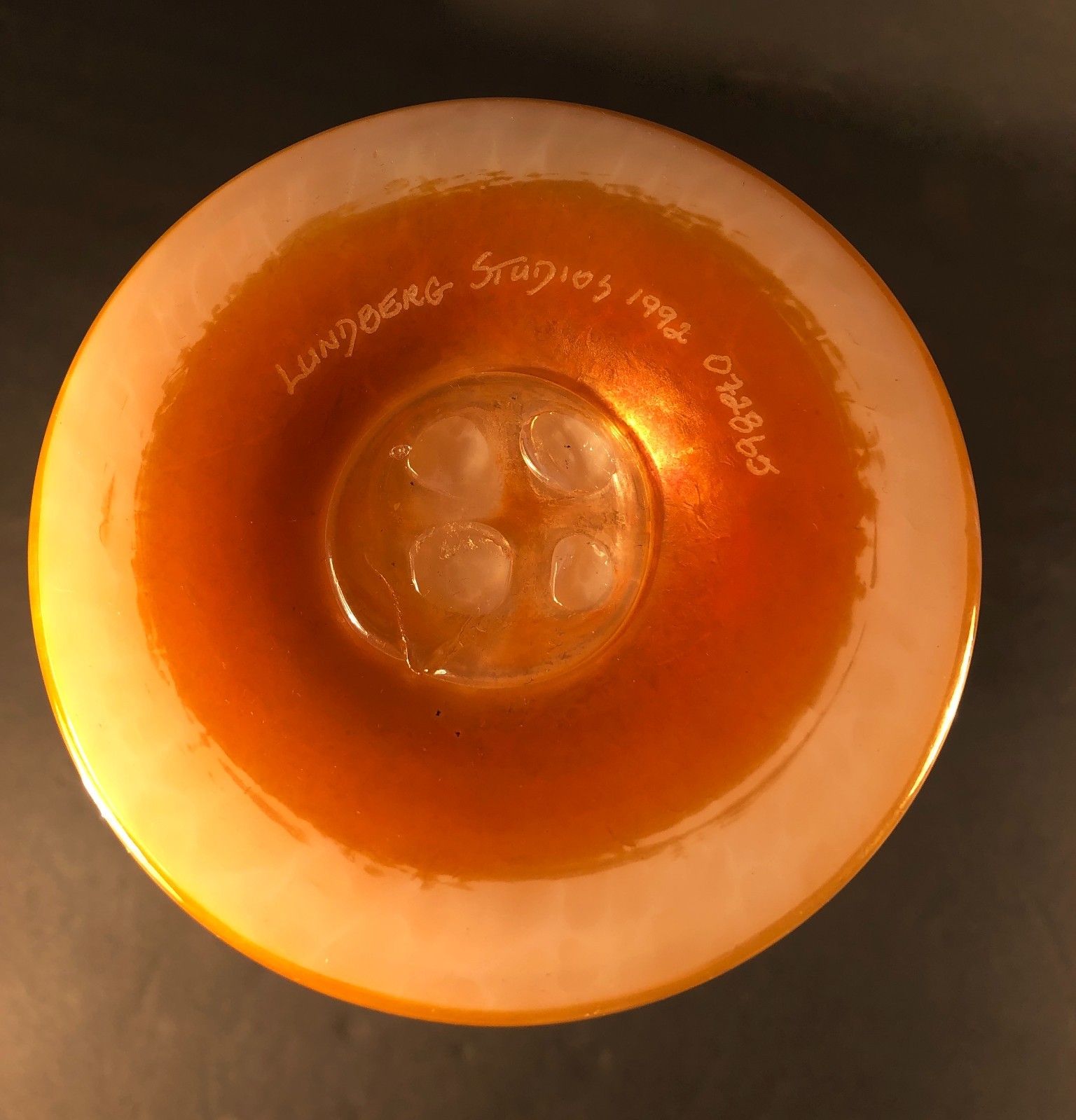 VTG Lundberg Studios 1992 Gold Iridescent Luster Art Glass Vase Numbered 072865