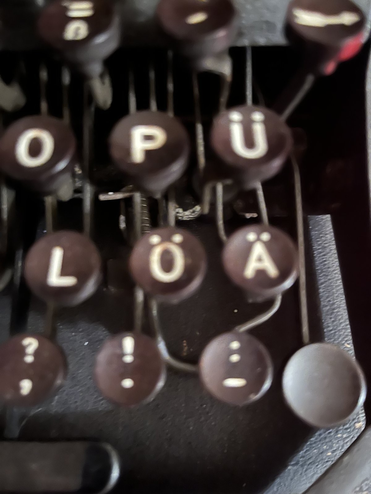 1930s German Adler Favorit No. 7 Field Typewriter Qwertz Keyboard Portable Rare