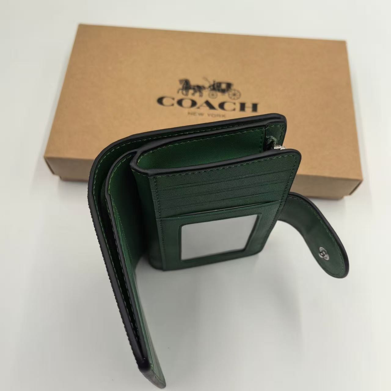 New Coach Medium Corner Zip Wallet In Signature Canvas green CW786 With Box