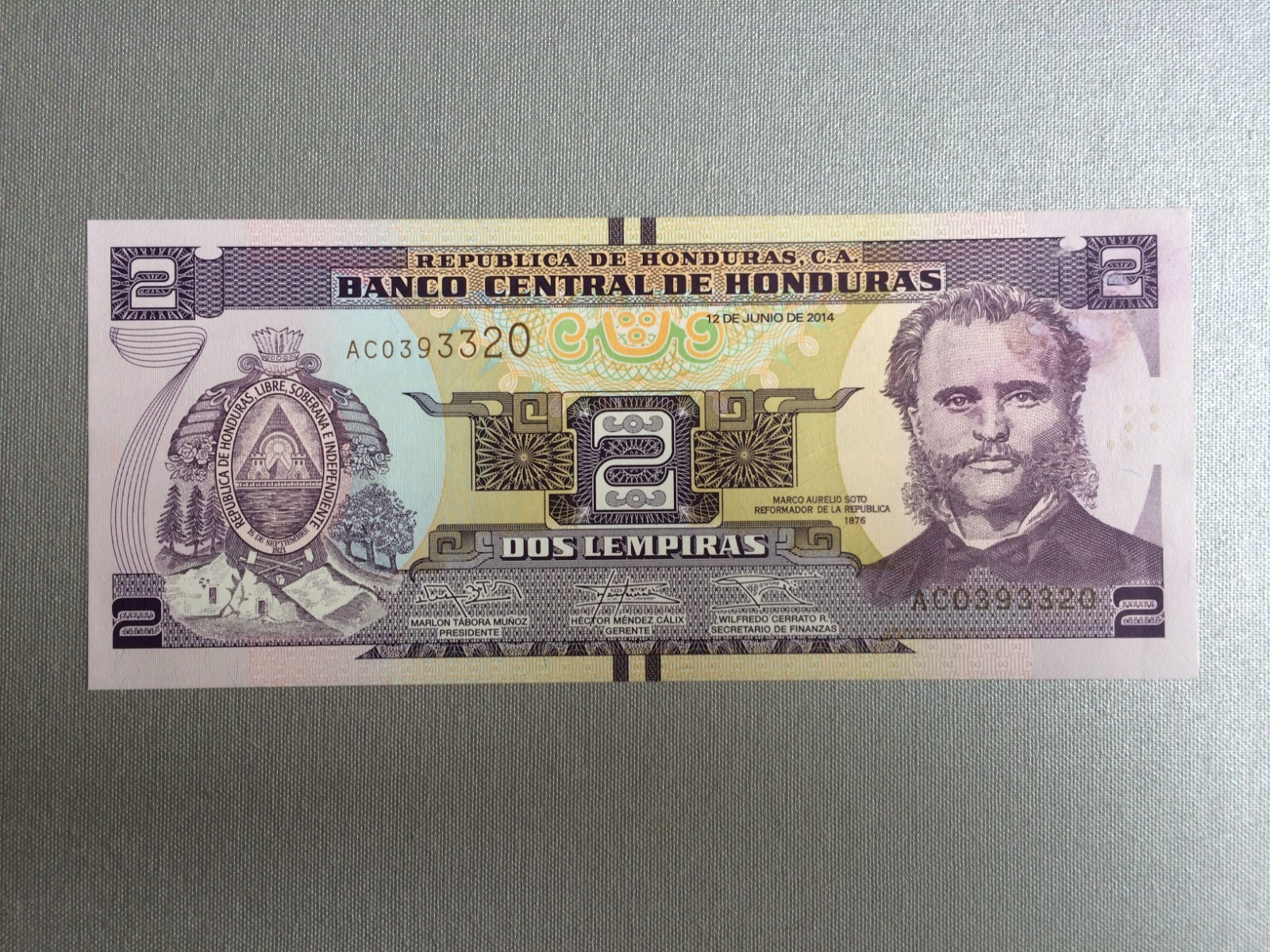 2 LEMPIRAS HONDURAS BANKNOTE UNCIRCULATED