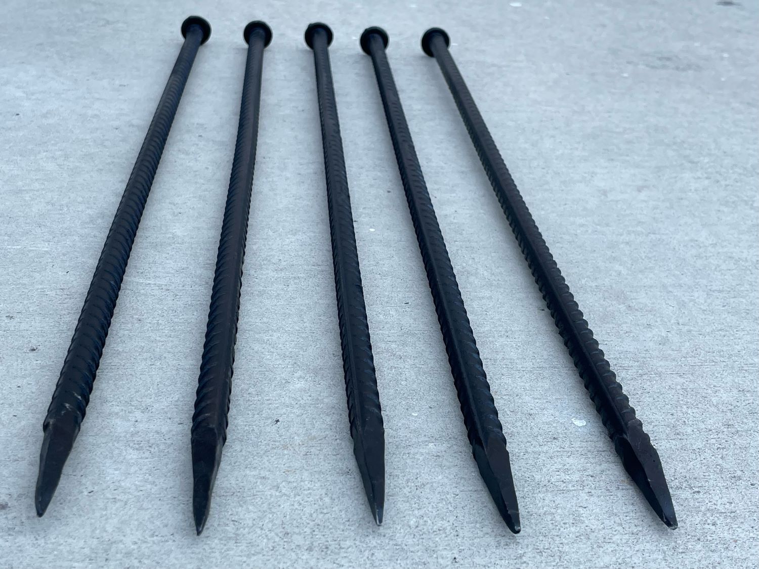Sandbaggy 24" Steel Rebar Stakes with Nail Head - Garden Stakes (#4 Rebar)