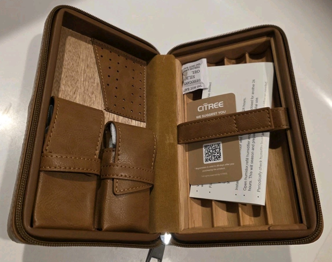 CiTree Cigar Travel Humidor, Wood Leather Medium Brown Never Used With Acc