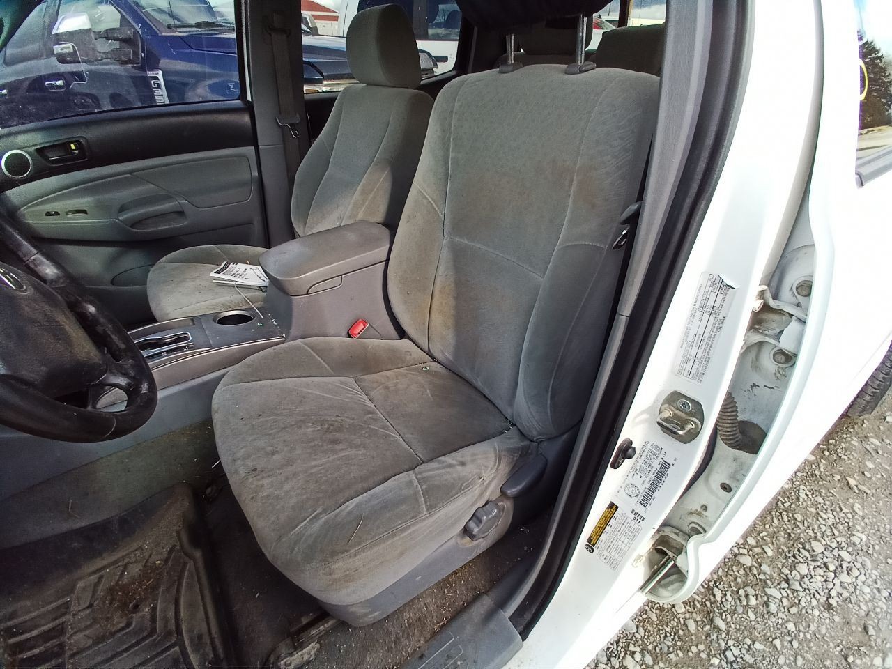 Front Passenger Right Spindle/Knuckle w/Hub from 2006 Toyota Tacoma 12786468