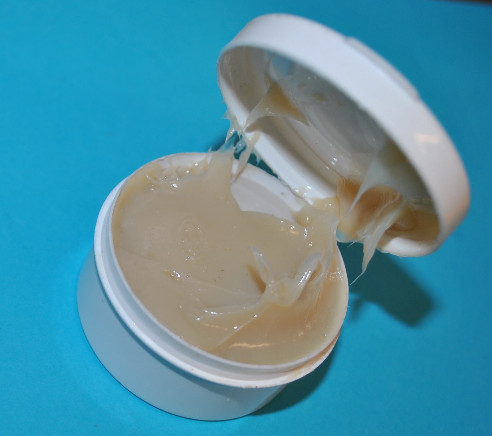 Shimano Universal Reel & Titanium Drag Grease in 1 oz. Resealable Container