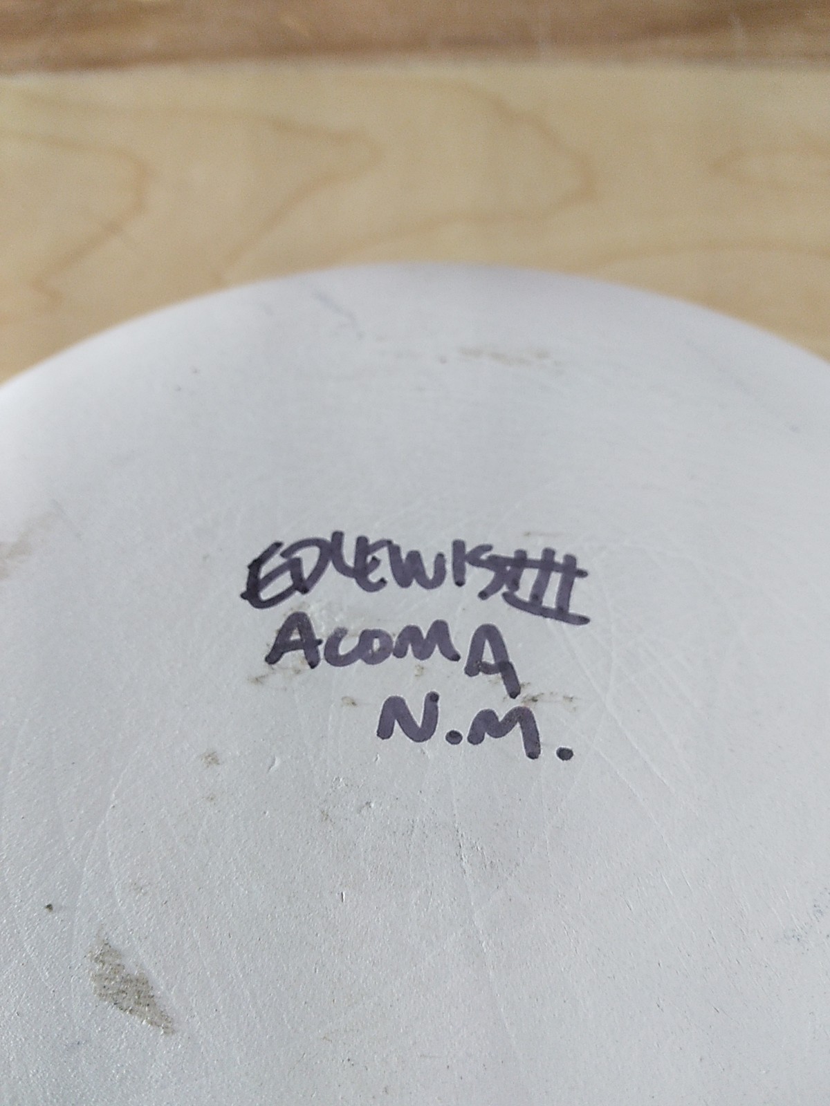 Acoma Pueblo Pottery Seed Pot Painted Detail Signed EDLEWIS III Beautiful!