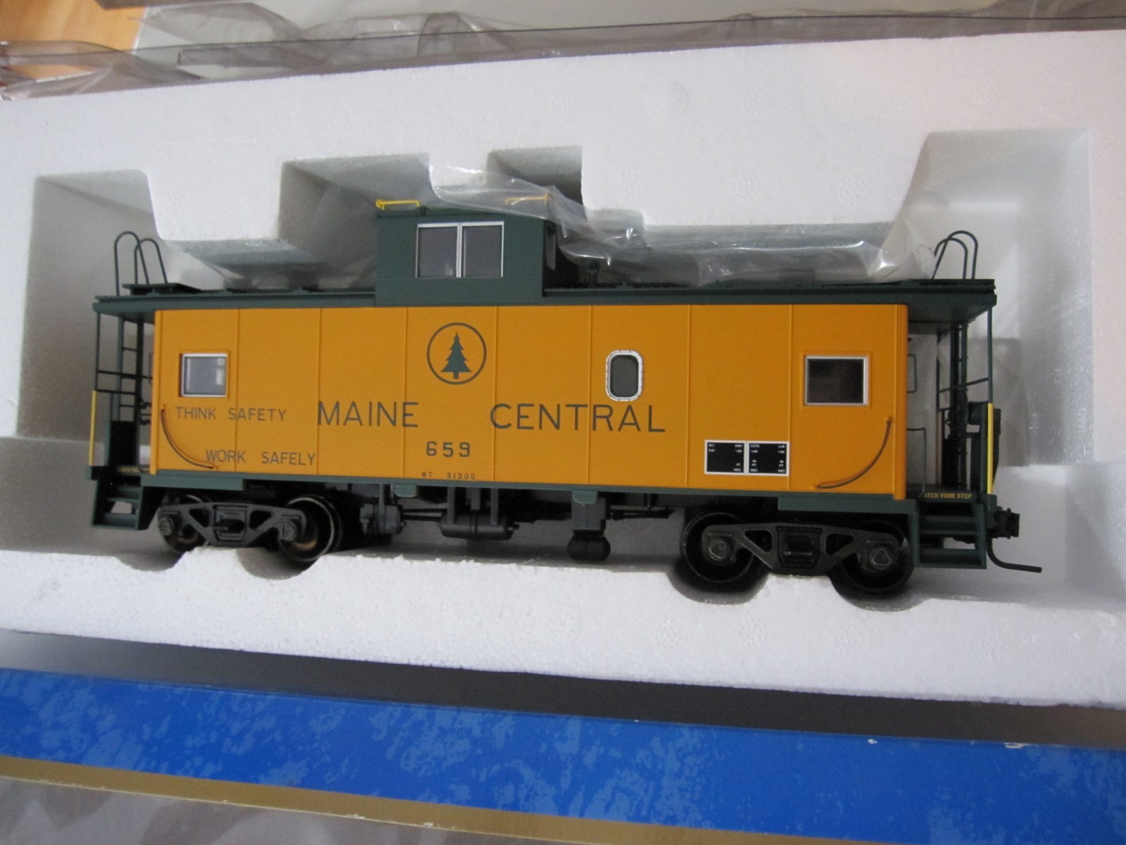 Atlas O 2R #7652-2 "Maine Central" Standard Cupola Caboose