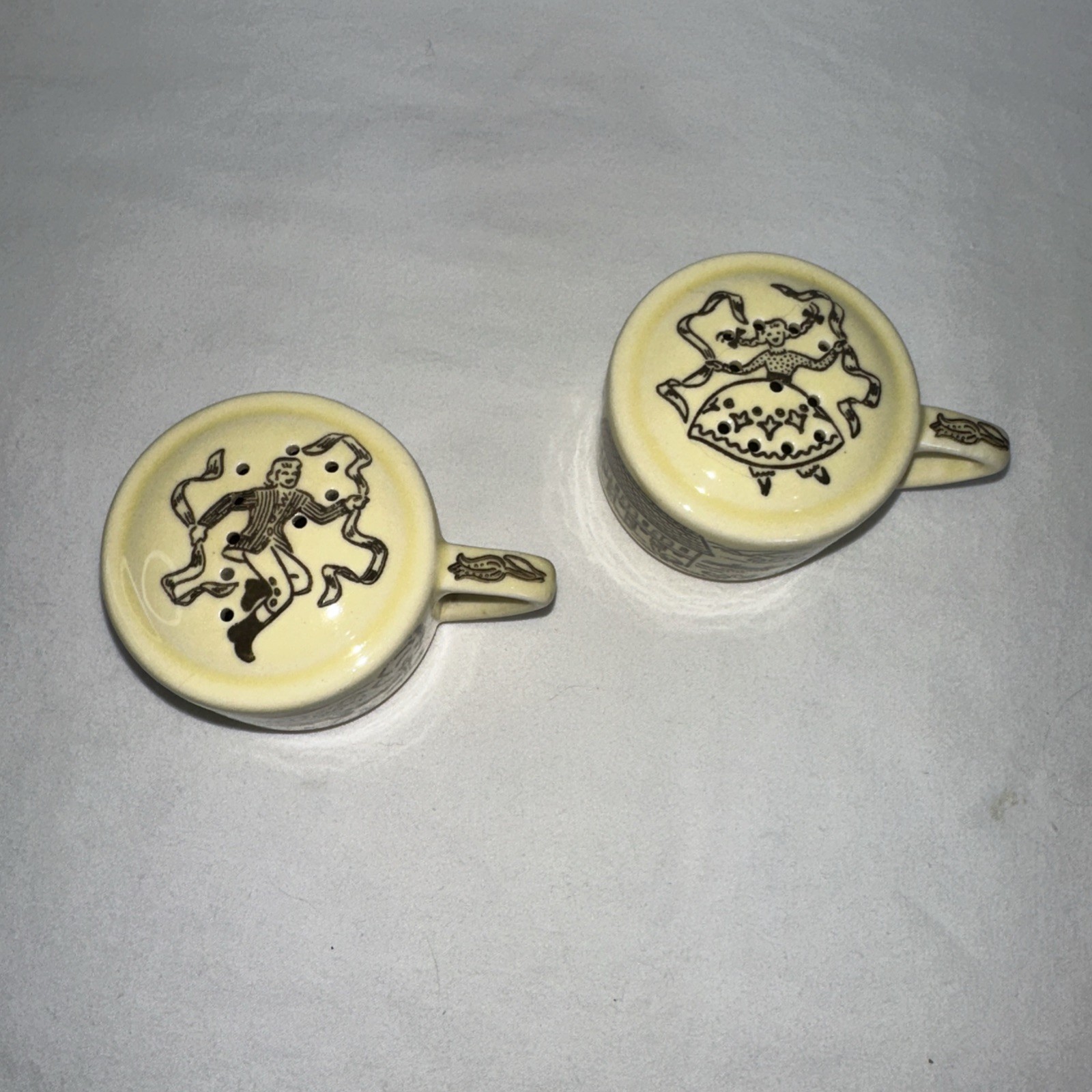 “Bucks County” Salt Pepper Shakers Royal China Sebring, Ohio Yellow NO STOPPERS
