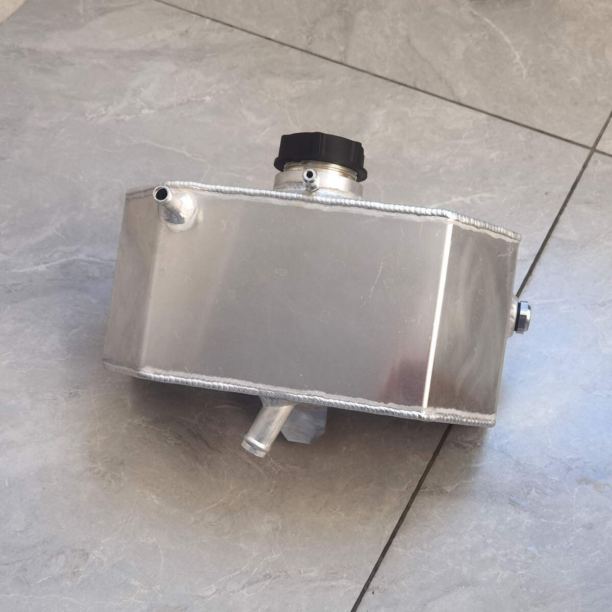 Radiator Coolant Overflow Expansion Tank For Ford Mustang 2015 - 2023 Reservoir