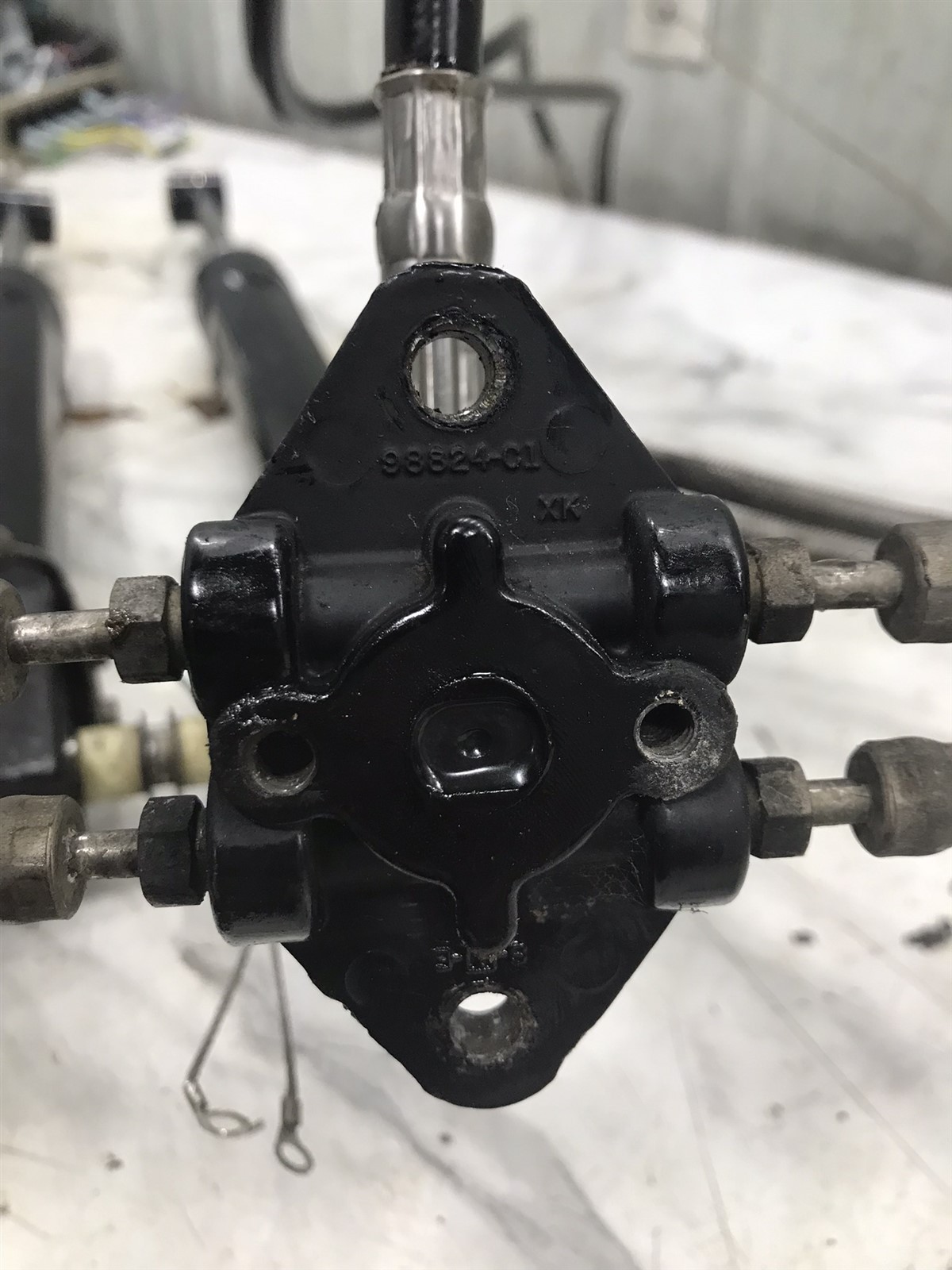 MerCruiser Mercury Marine out drive outdrive trim tilt lift hydraulic cylinders