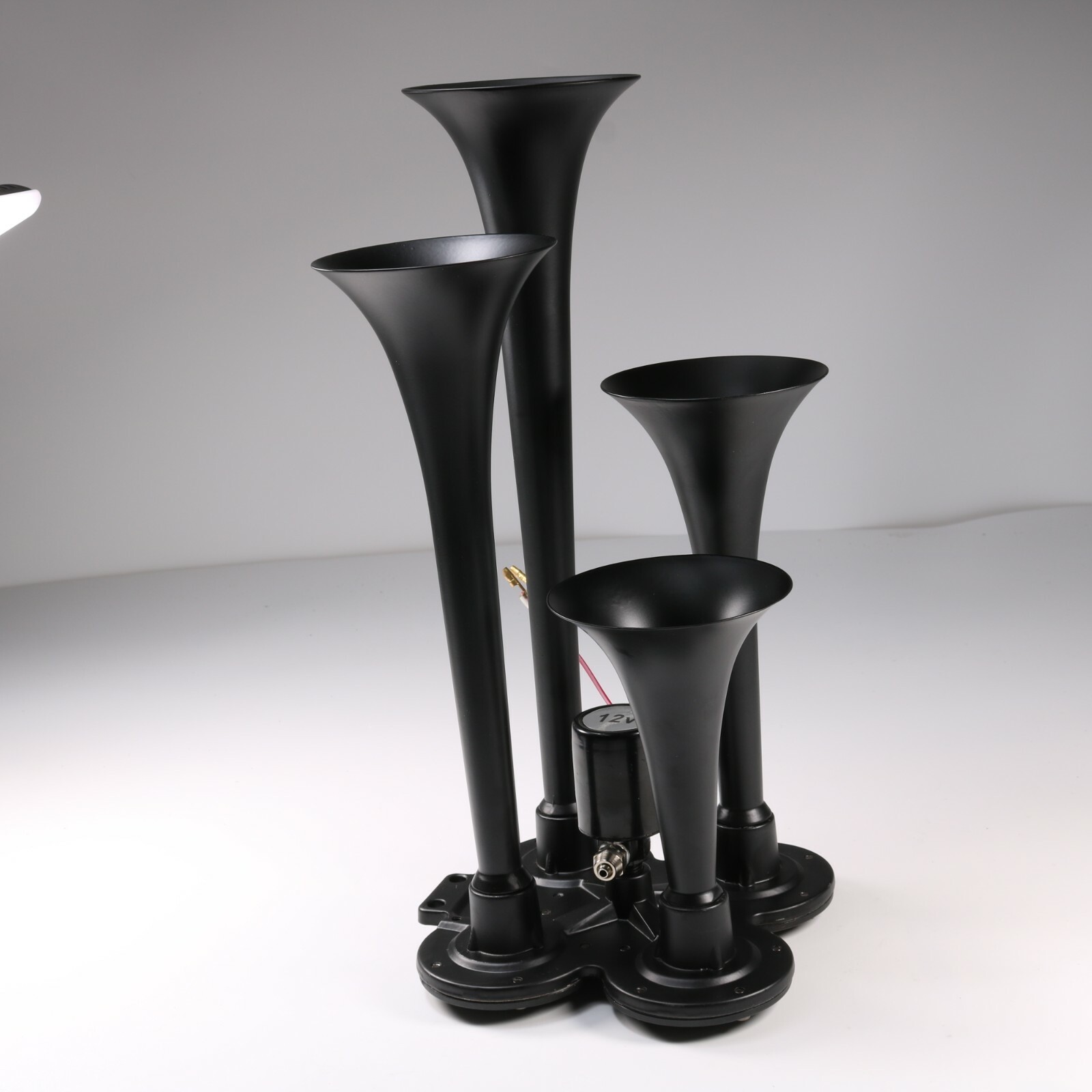 Train Horn Kit 4 Trumpets Semi Loud System 1.5G Air Tank 150PSI For Truck Car