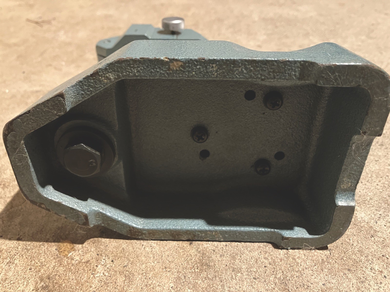 Mitutoyo 7004 Dial Gage Stand w/ Flat Anvil ø30mm Shaft, ø3/8in Stem, 4in Travel