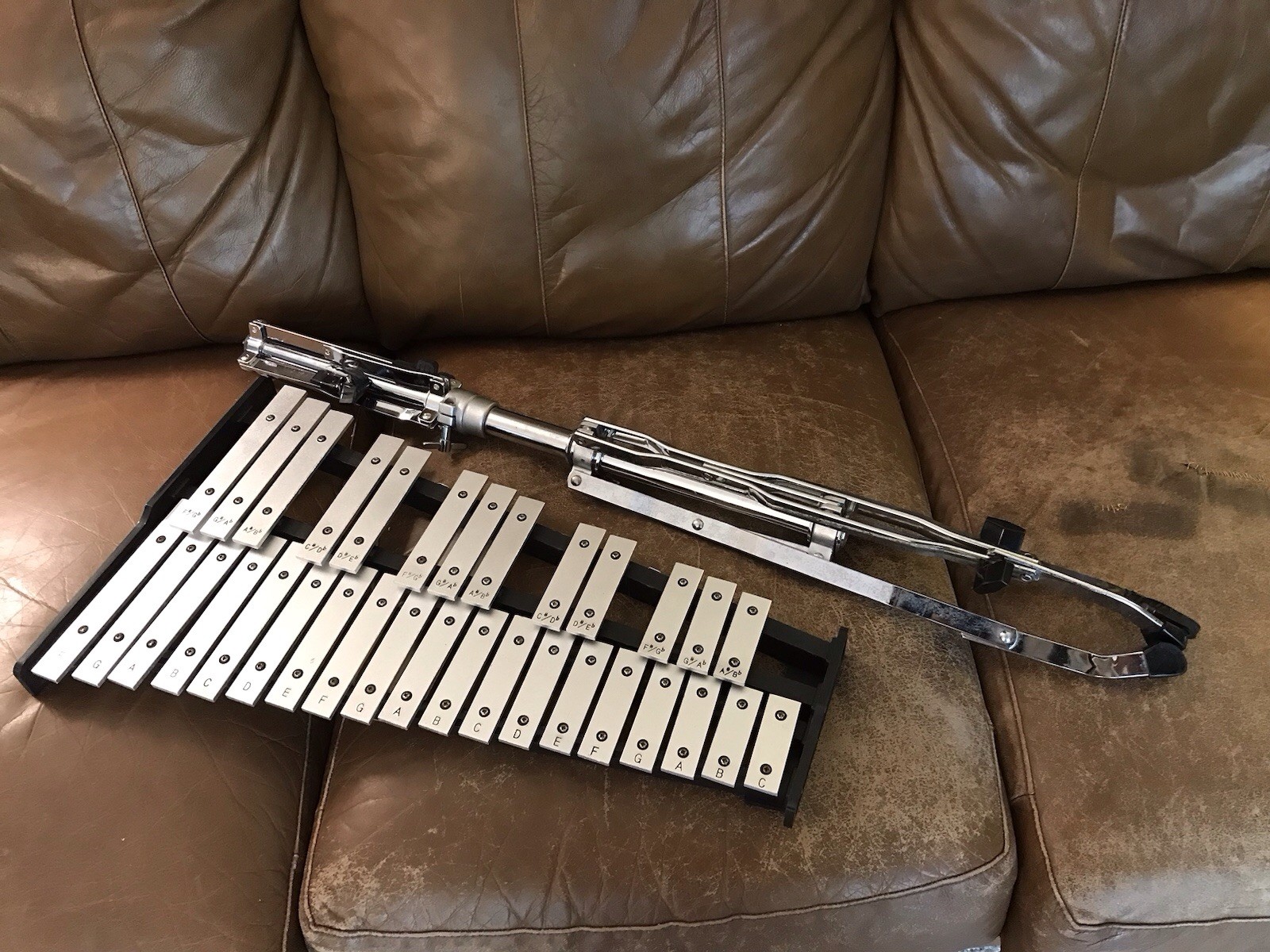 Ludwig 32-Key Bell Set in Good Condition on a Stand In Fair Condition