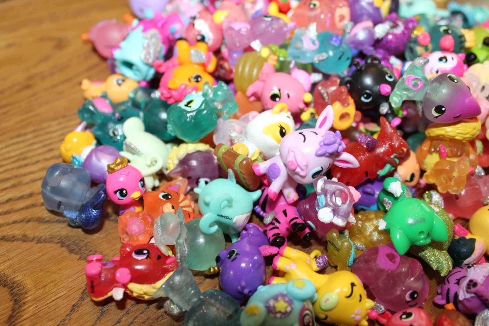 Hatchimals COLLEGGTIBLES Random LOT Bag (10) Assorted CUTE Seasons NO DUPLICATES