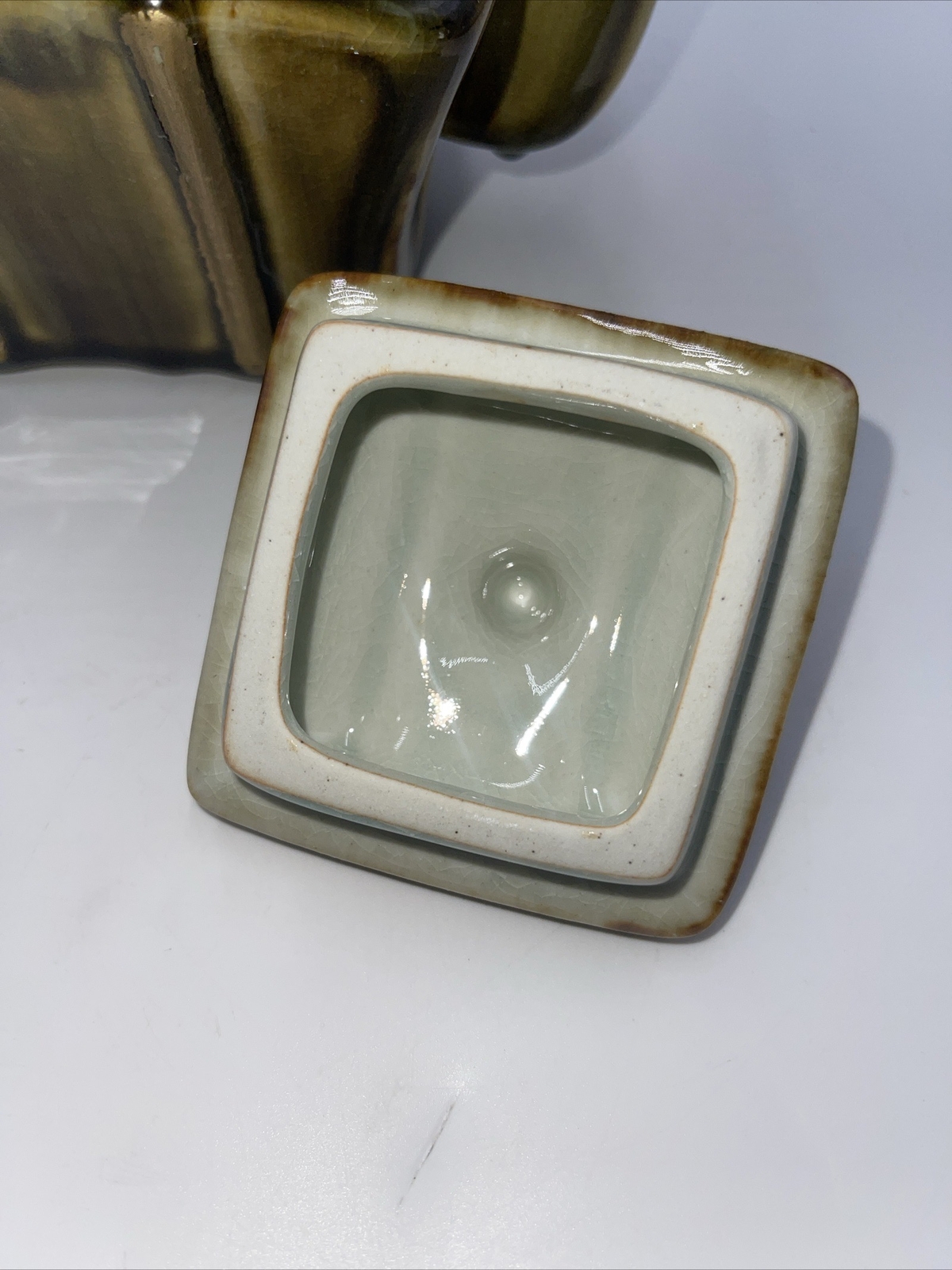 Vintage 8.5" Green Brown Ceramic Tea Pot Kettle Holds 4 Cups Beautiful Pattern