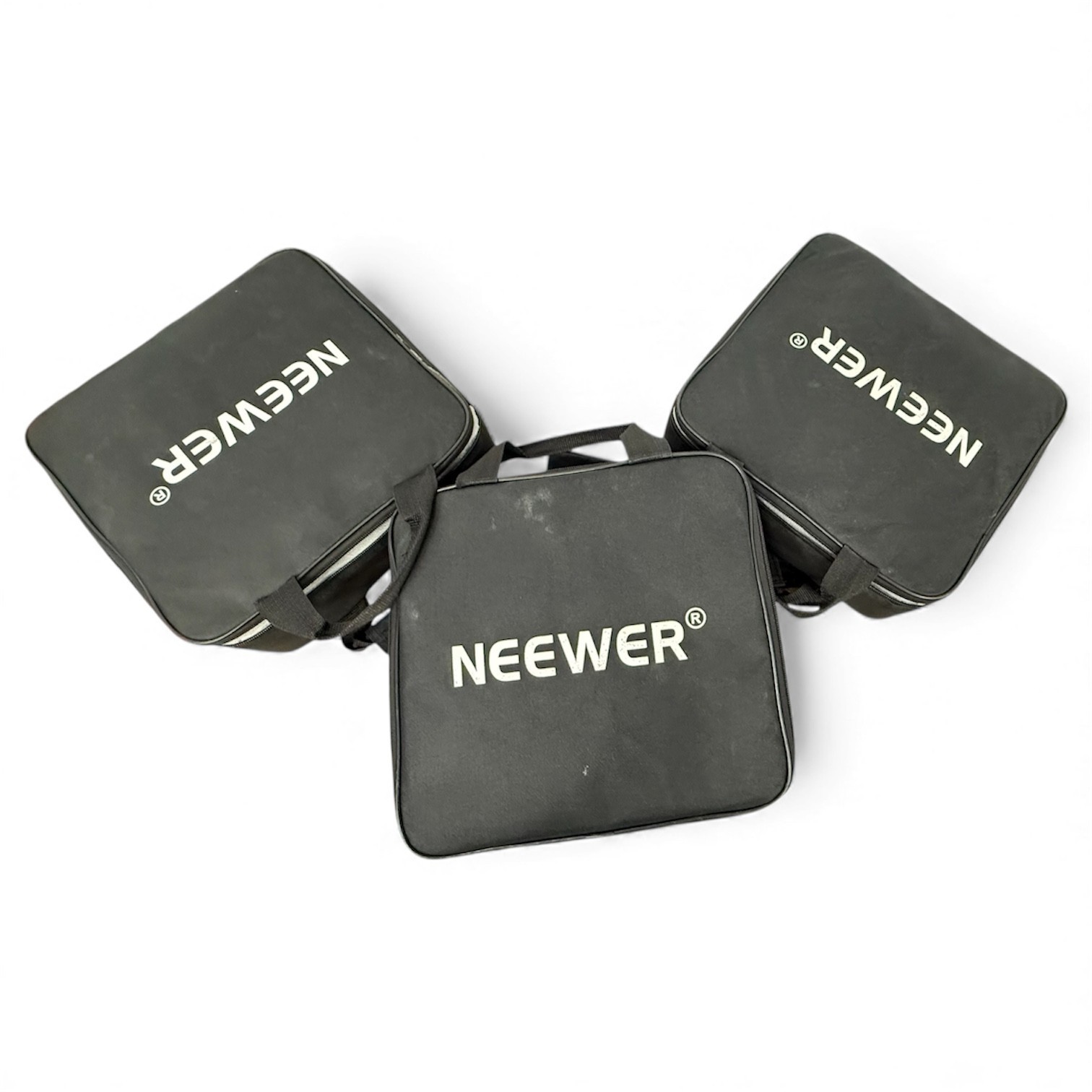 3 Pack Neewer LED Video Light Kit w/ Batteries & Carry Bags – NP-F550