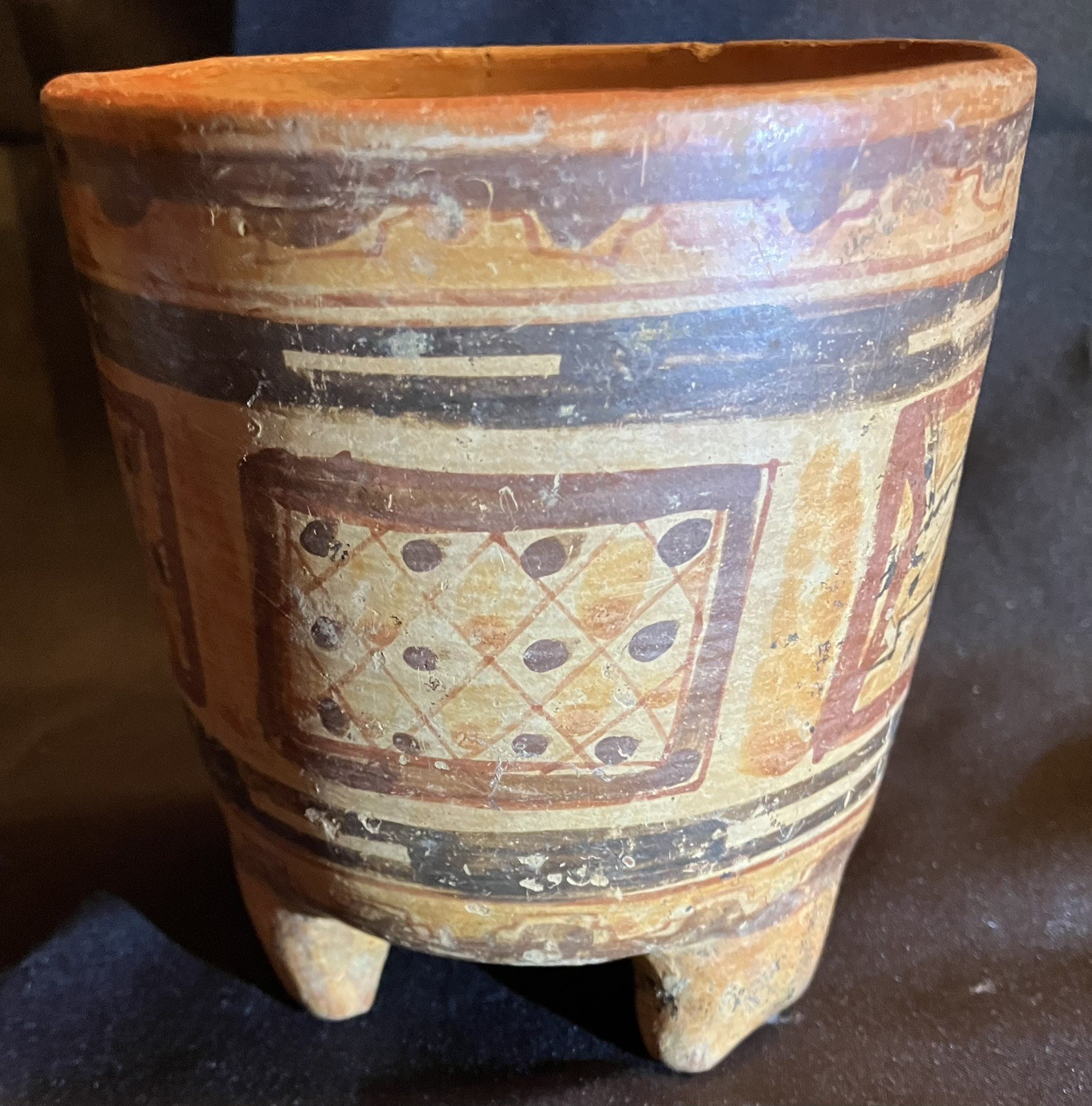 Authentic Pre-Columbian painted Mayan Rattle Leg Ulua Pottery Jar 600-800 AD