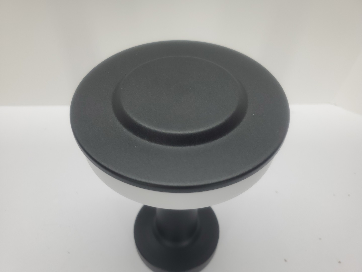 Cordless Metal Desk Lamp, Touch Sensor Control LED Table Lamp,3 Colors