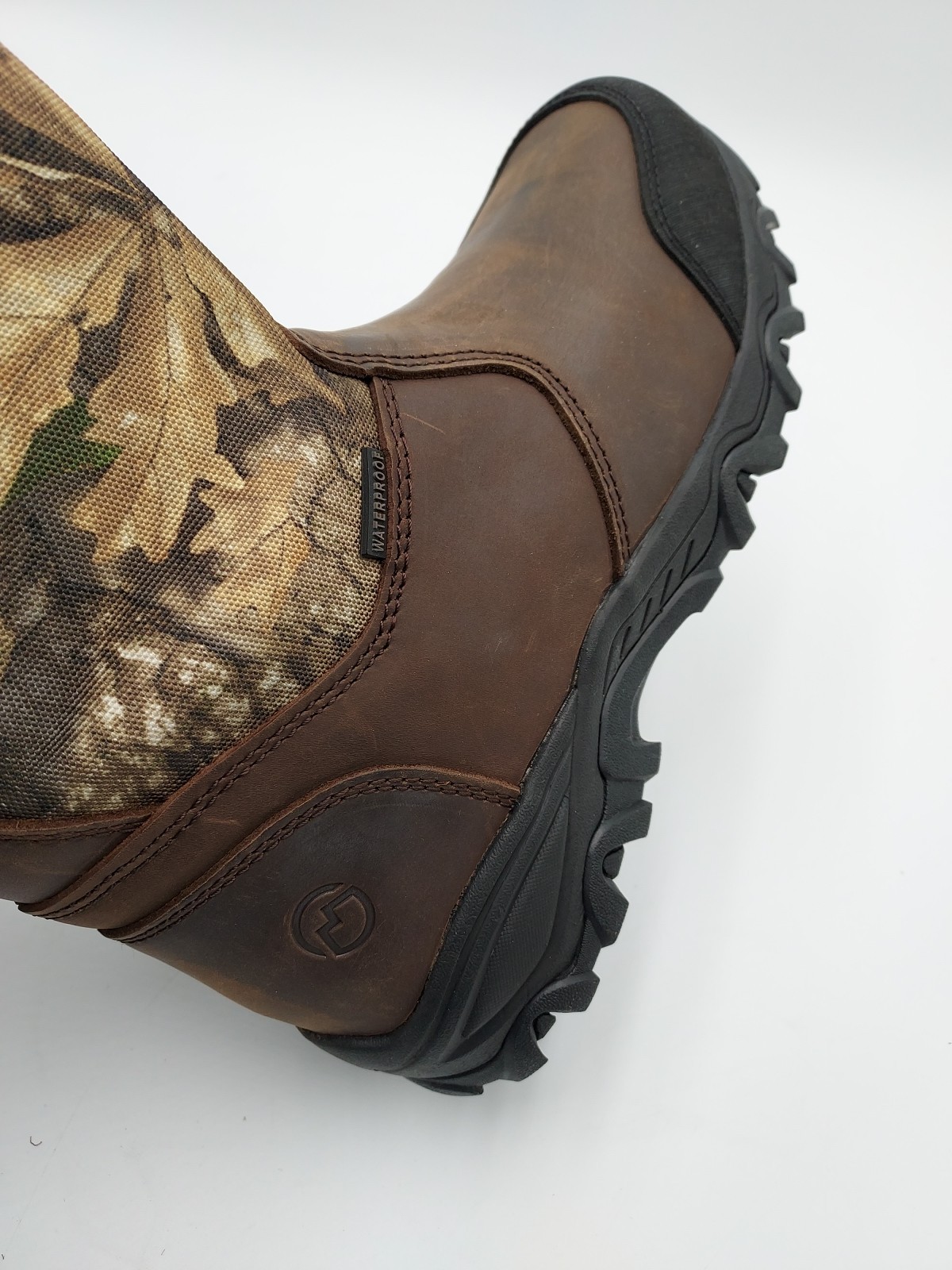 Magellan Outdoors Men's Sz 7D Snake Shield Armor 3.0 Realtree Edge APX (K4-D5)