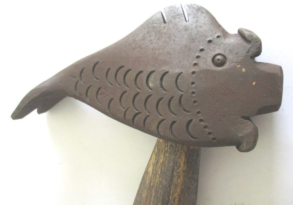 ANTIQUE OLD CLAW HAMMER TOOL FISH SHAPE UNUSUAL RARE