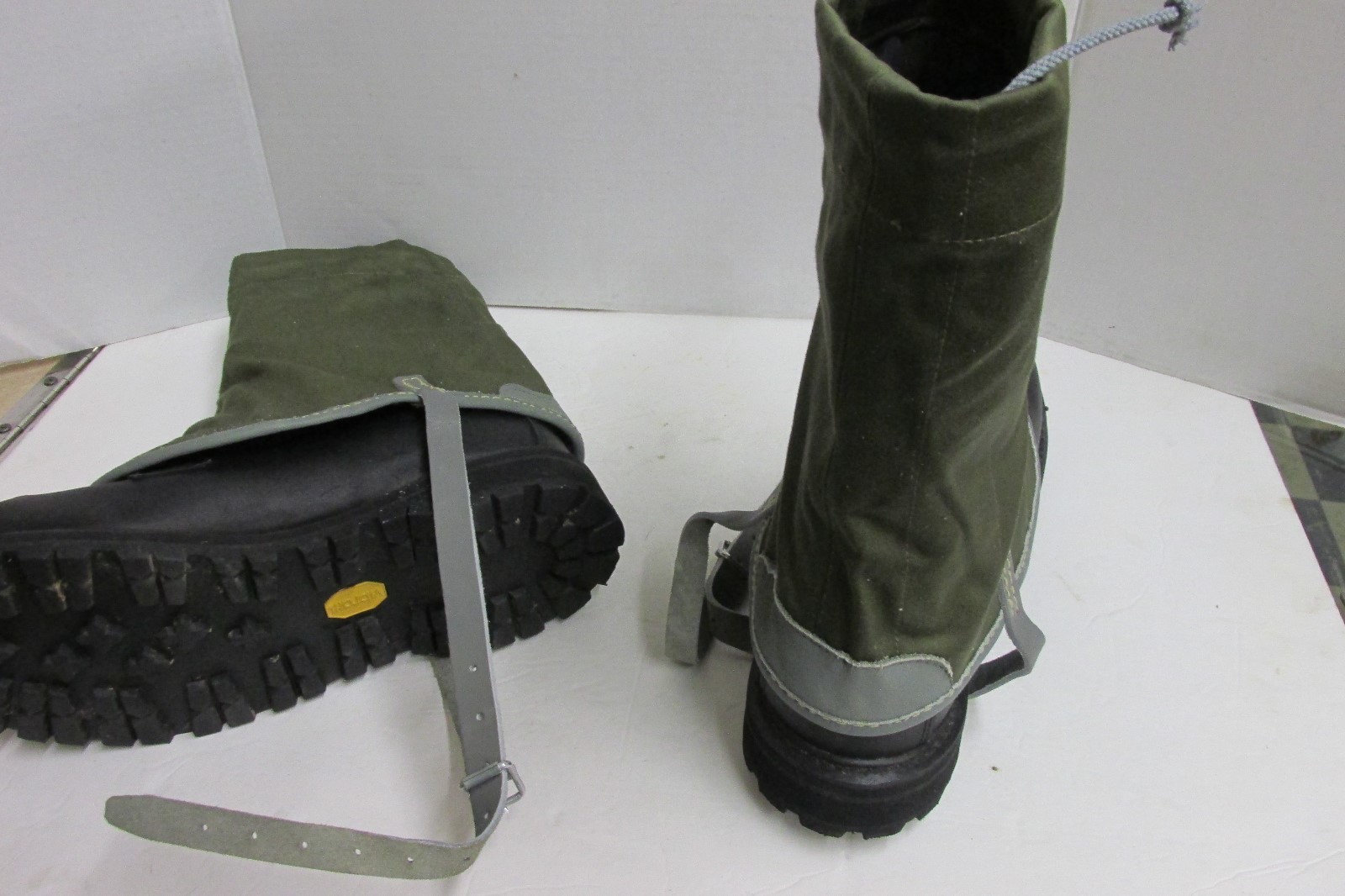 VINTAGE NORWEGIAN MOUNTAIN TROOP BOOT LEG GAITERS NOS