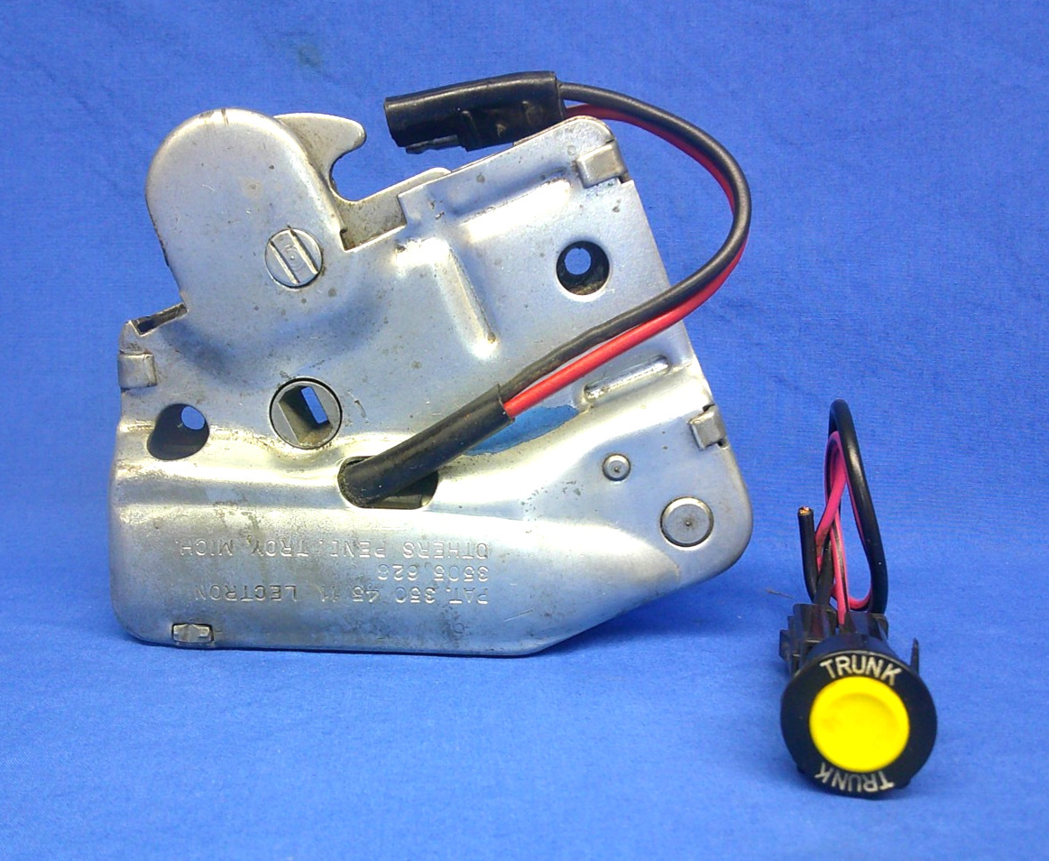 Vintage NOS 1968-76 Lincoln Continental Mark IV Power Trunk Lid Latch Release