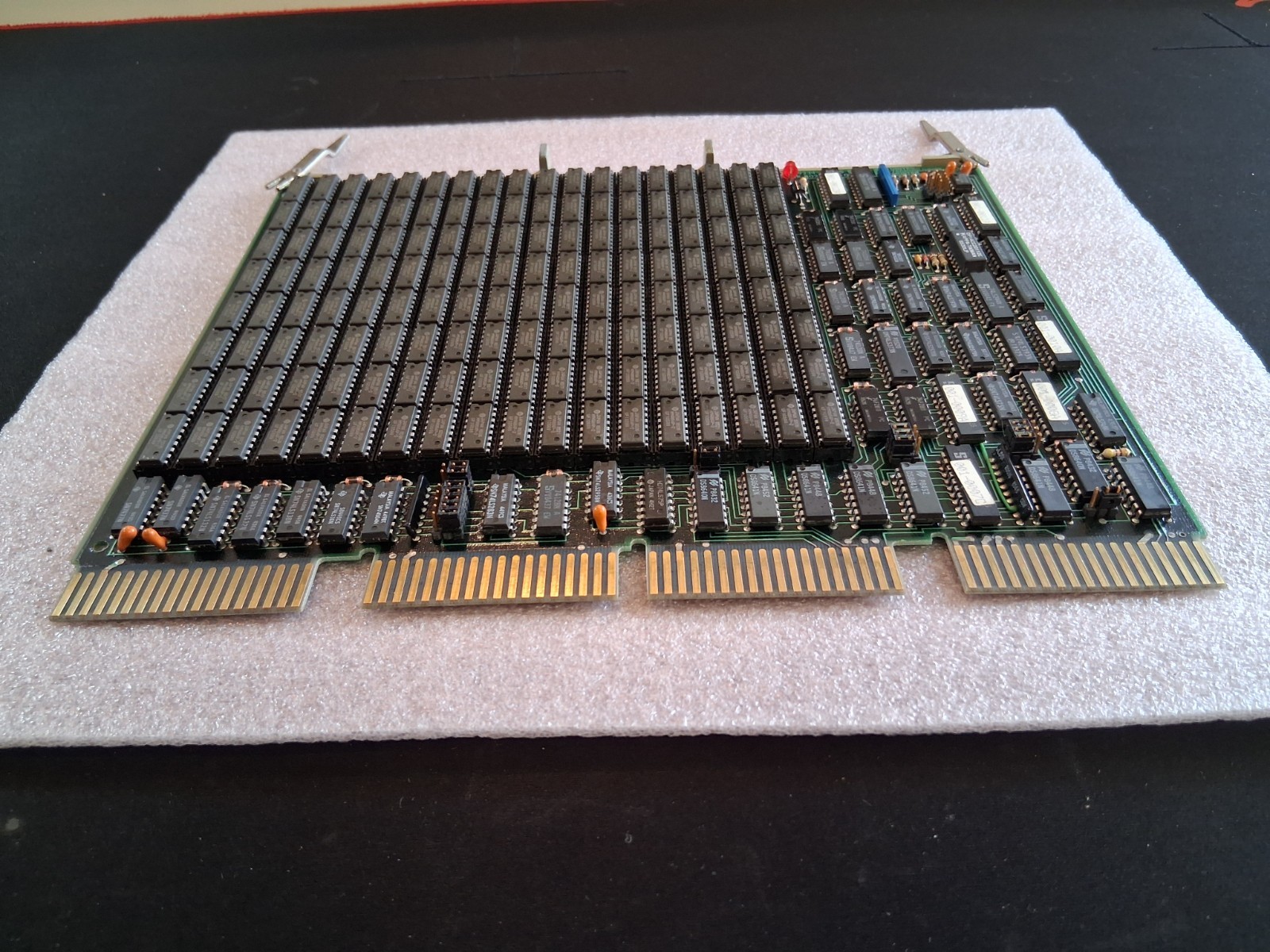 Vintage DEC/UNITED TECHNOLOGIES MOSTEK 1MB Q-BUS MEMORY MSV11-QA