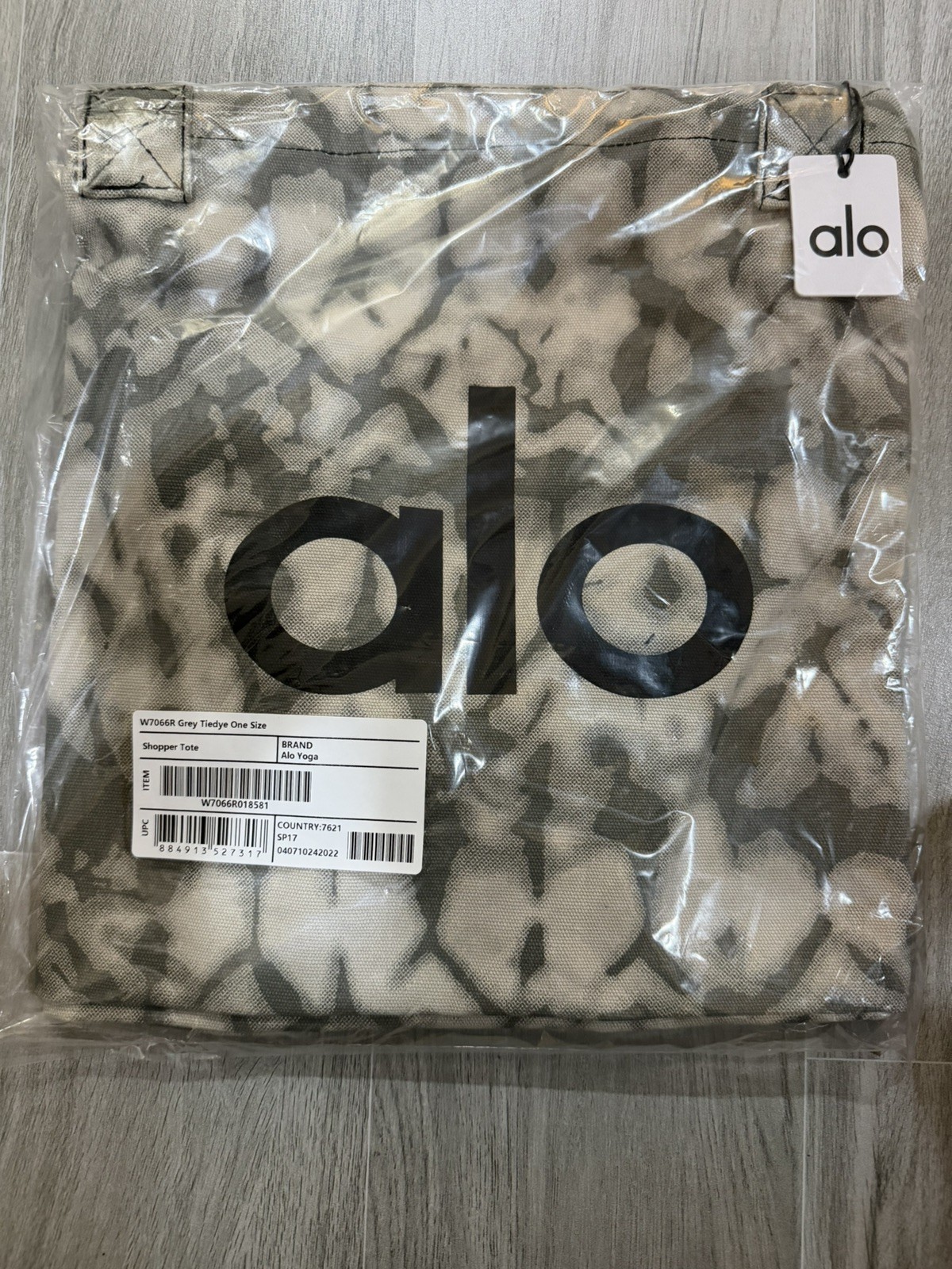 Alo Yoga Tote Bag Large Gray Canvas Tie Dye – Beach / Gym Bag – New with Tags