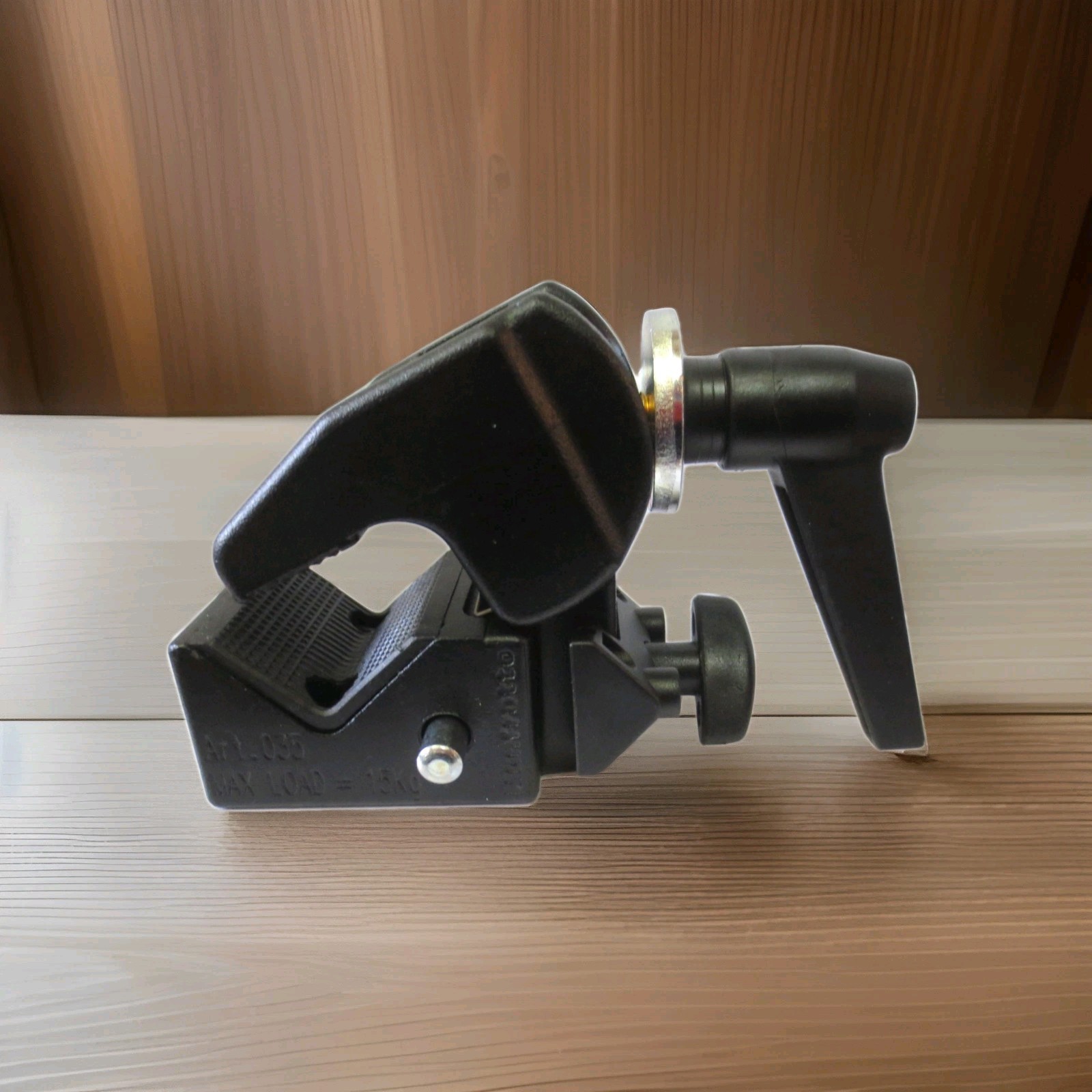 Manfrotto Art. 035 Super Clamp Max Load = 15Kg Made in Italy Super Clean Unit
