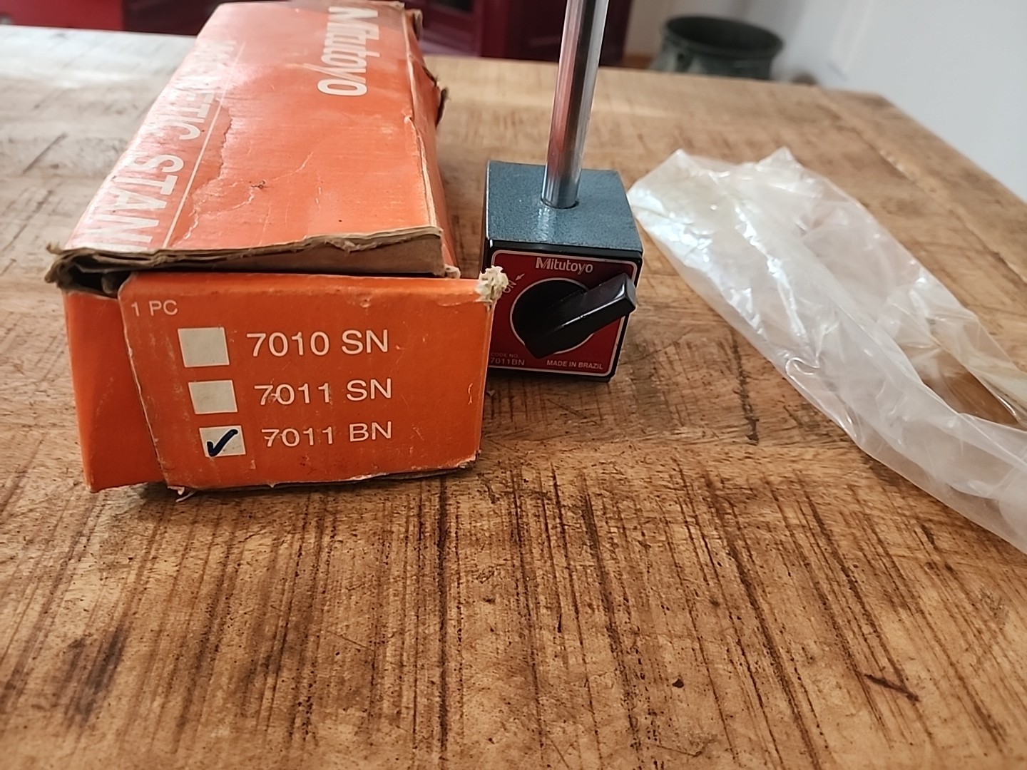 Mitutoyo 7011BN Magnetic Stand Indicator Holder