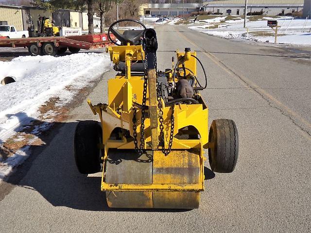 1969 MAULDIN TOWABLE TANDEM SMOOTH DRUM ROLLER