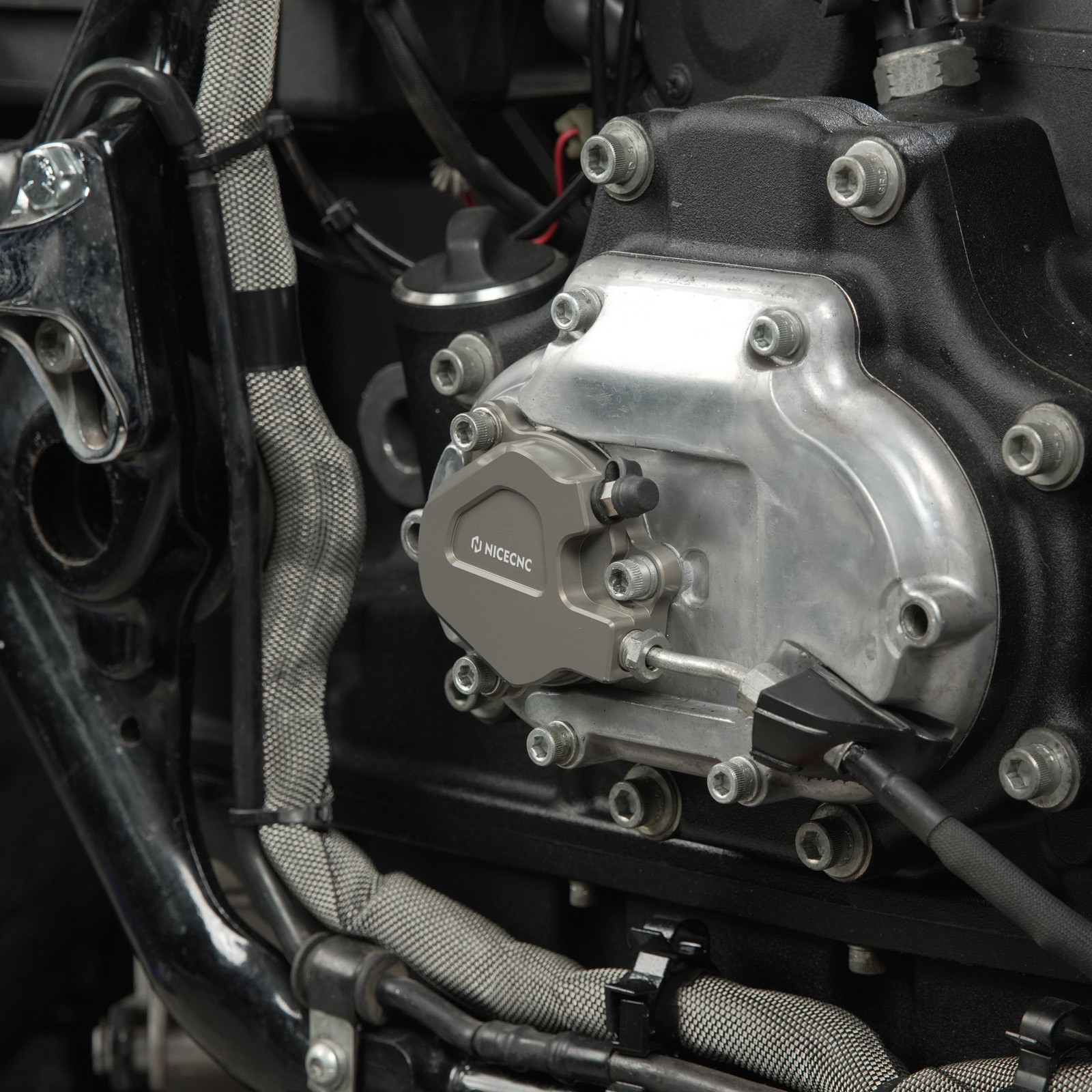 Clutch Slave Cylinder Kit For Harley Electra Glide Ultra Classic FLHTCU 2017-19