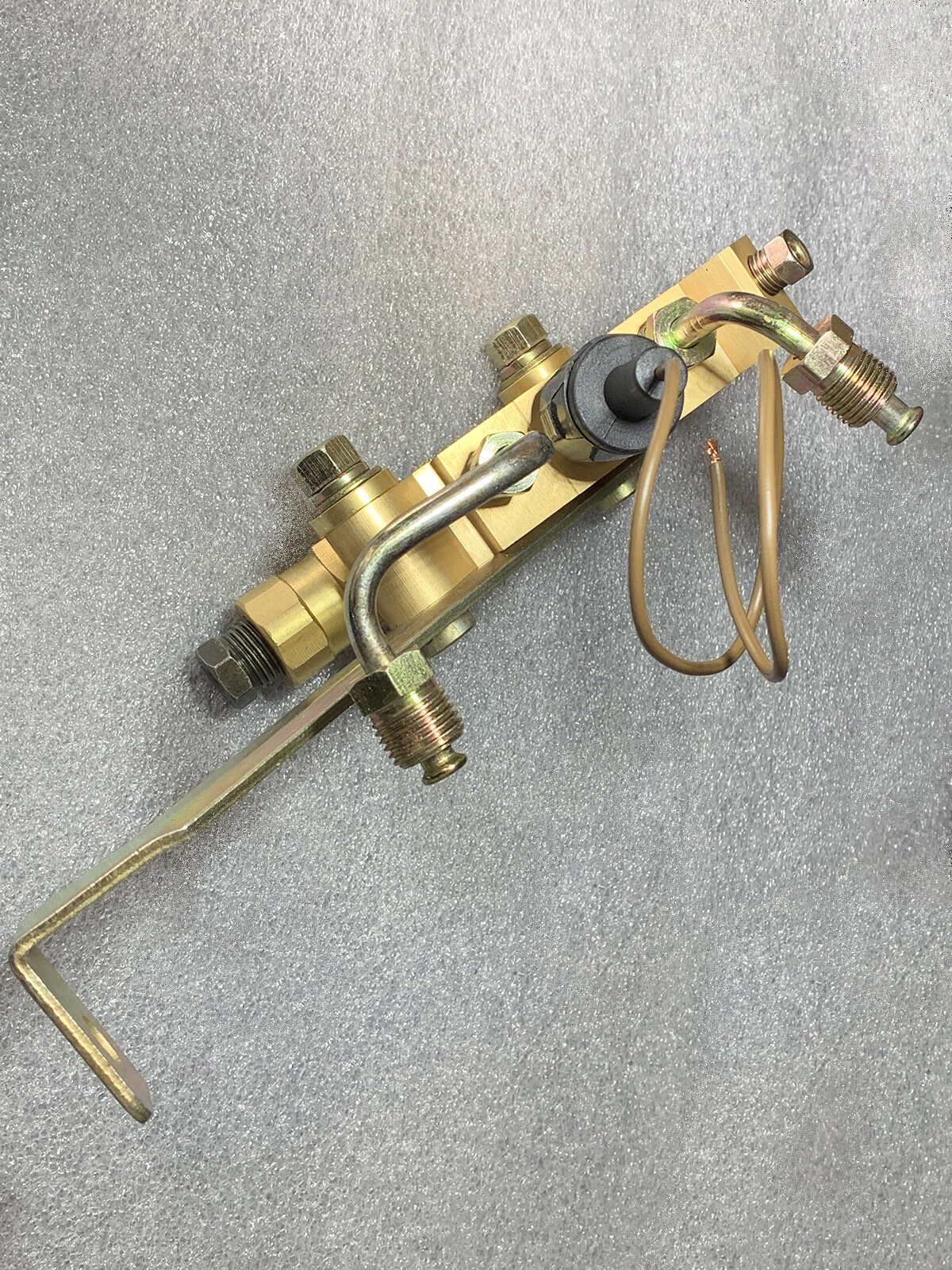 GM Proportioning Valve Disc/Disc kit - Bracket bolts, bracket, Lines, pig tail